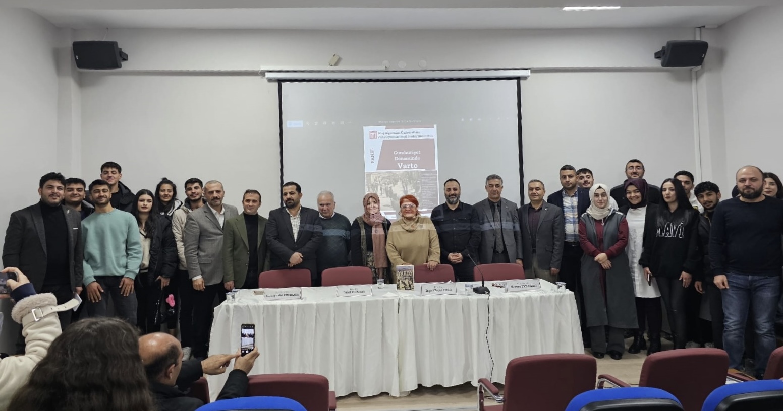 cumhuriyet-doneminde-varto-paneli-duzenlendi-6117