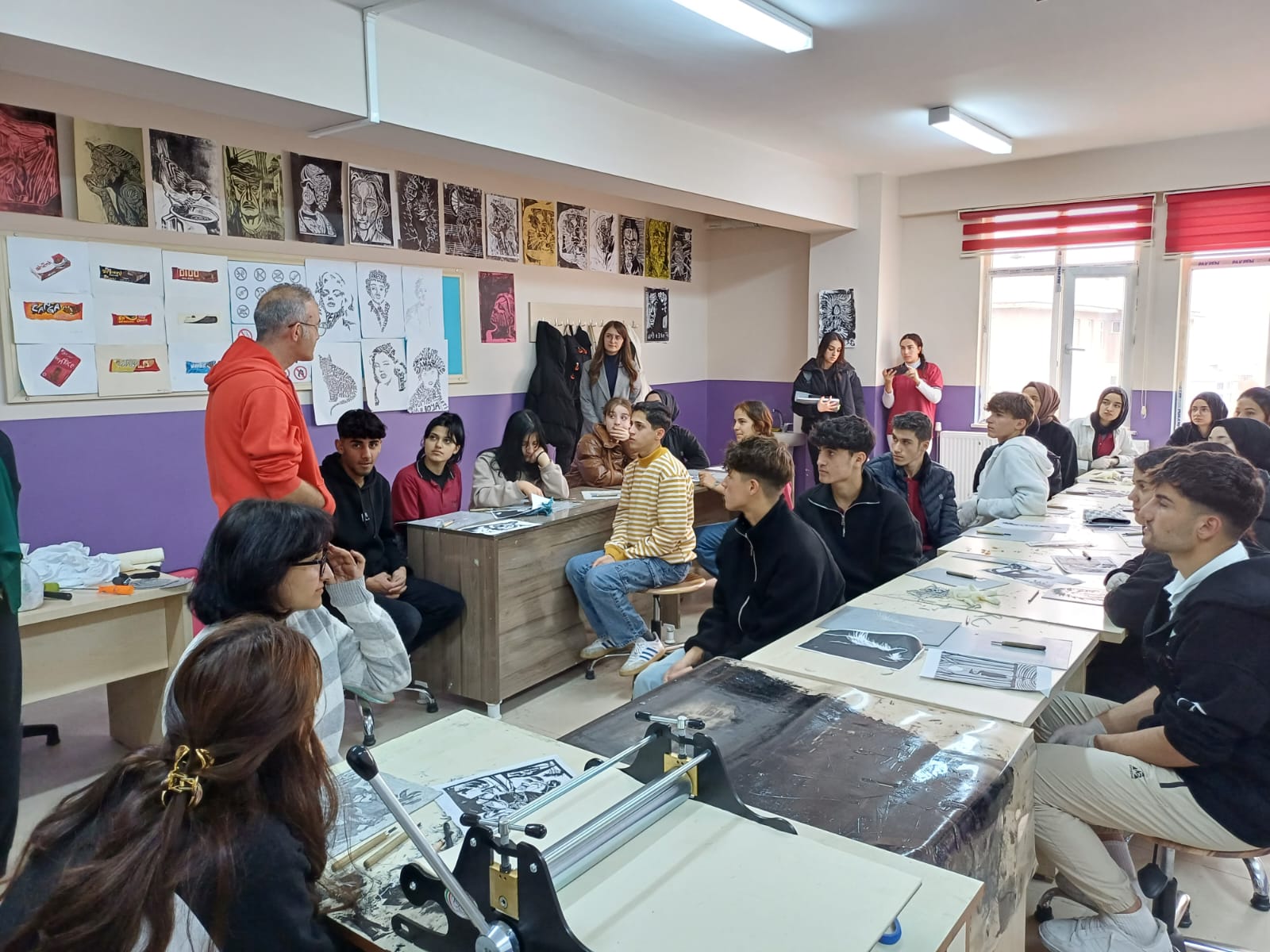 teknik-bilimler-meslek-yuksekokulumuzdan-ozgun-baski-workshop-calismasi-6166