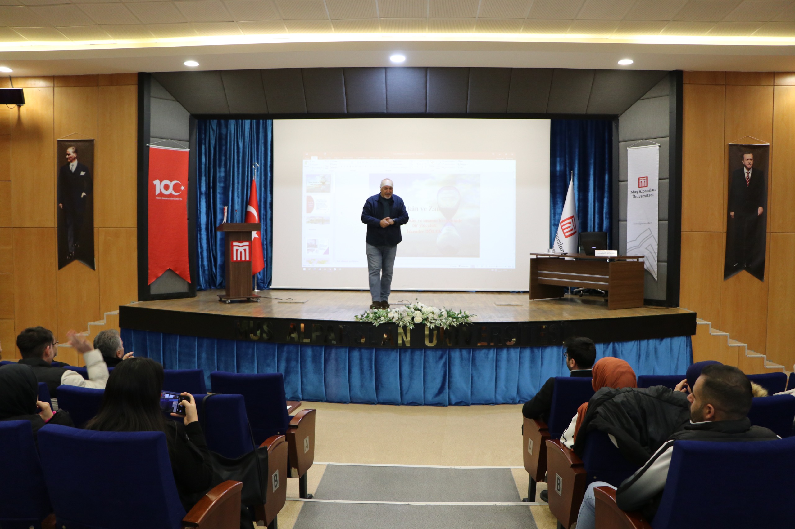 semamin-duzenledigi-seminerde-insan-mekan-zaman-konusuldu-6184