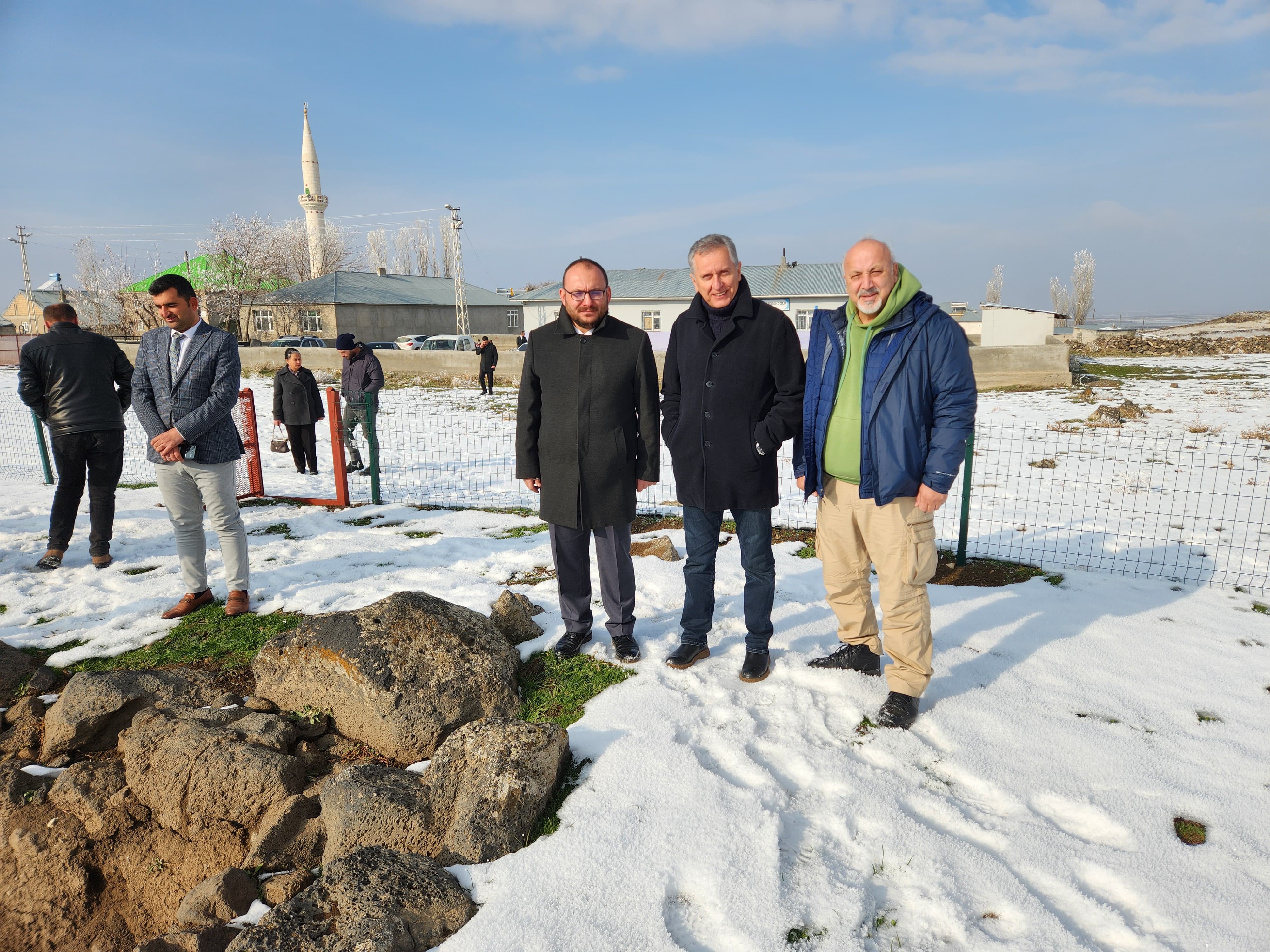 rektorumuz-malazgirt-projesi-kapsaminda-yurutulen-afsin-kazi-alanini-ziyaret-etti-6196