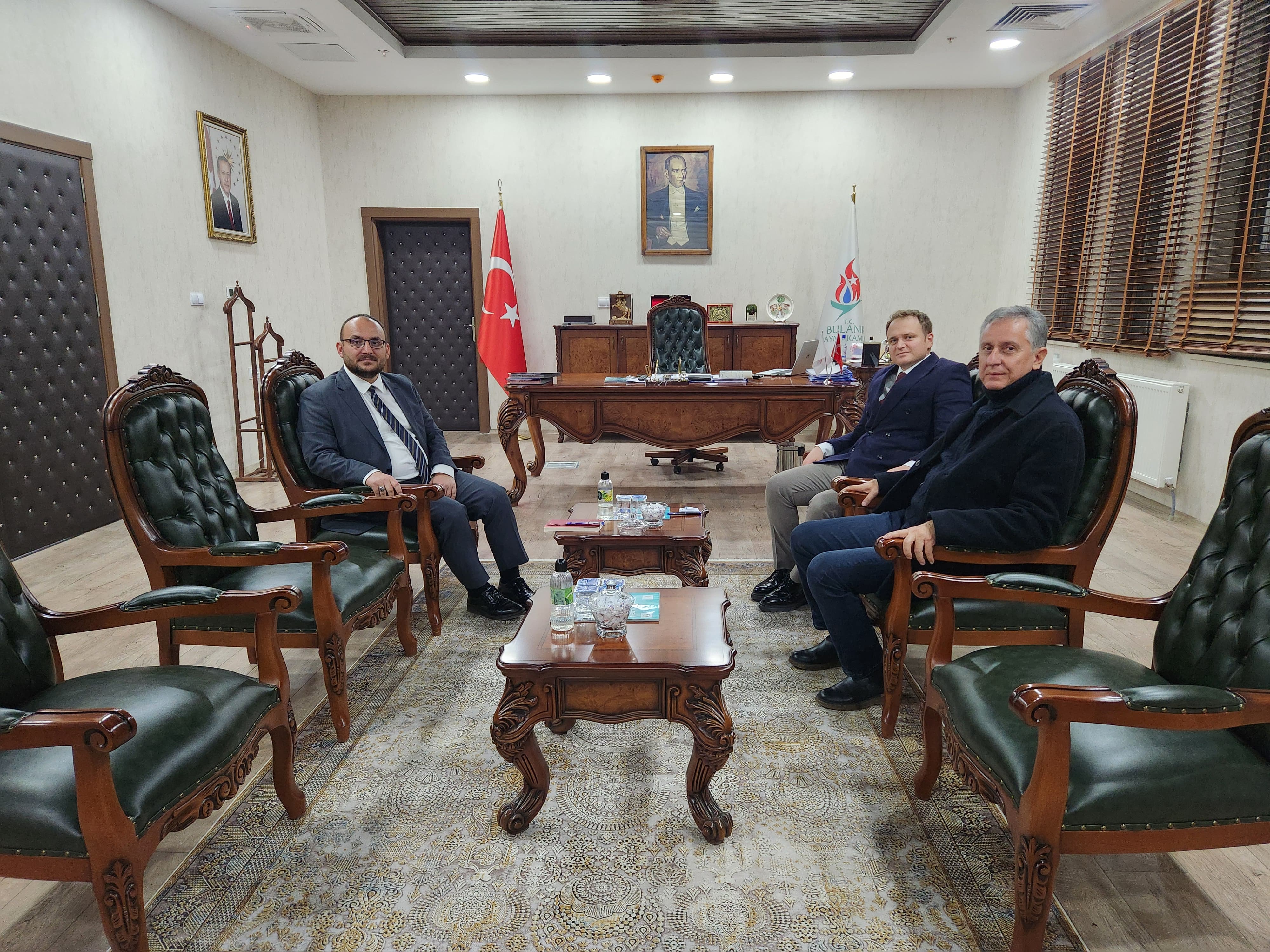 rektorumuz-bulanik-kaymakami-omer-ovunc-kosansuyu-ziyaret-etti-6204