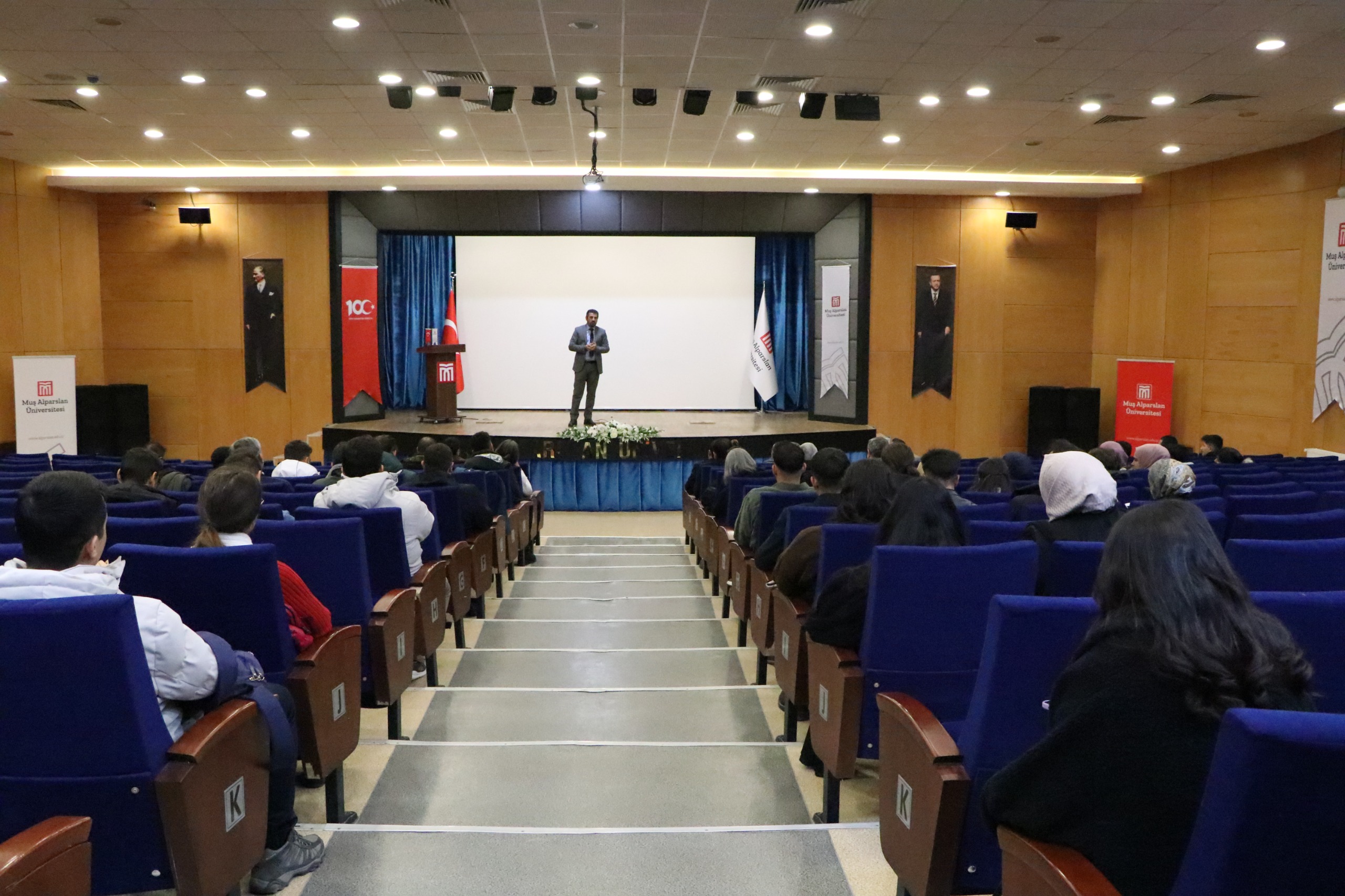 mus-seker-fabrikasinin-tarimsal-ve-ekonomik-katkilari-tarimdan-istihdama-semineri-gerceklestirildi-6213