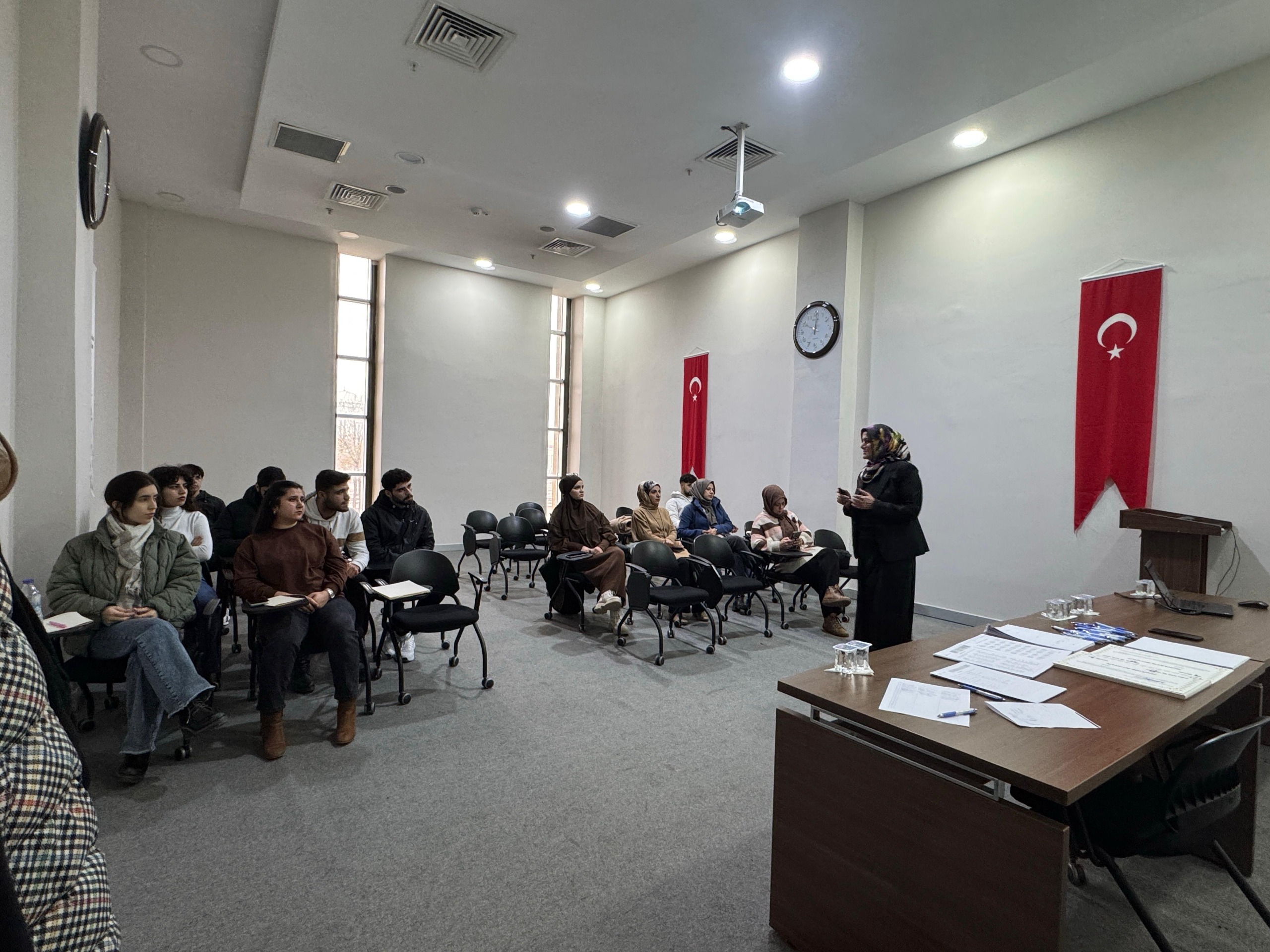 teknik-bilimler-meslek-yuksekokulu-ogrencilerine-is-kulubu-egitimi-6216