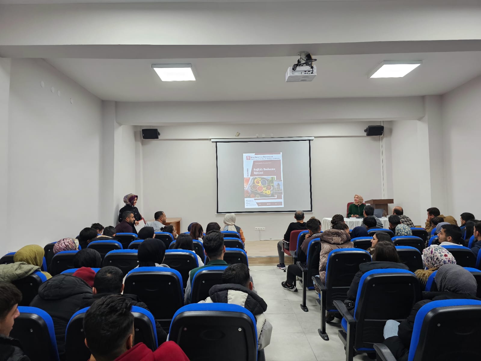 varto-giyasettin-bingol-meslek-yuksekokulunda-saglikli-beslenme-egitimi-semineri-duzenlendi-6222