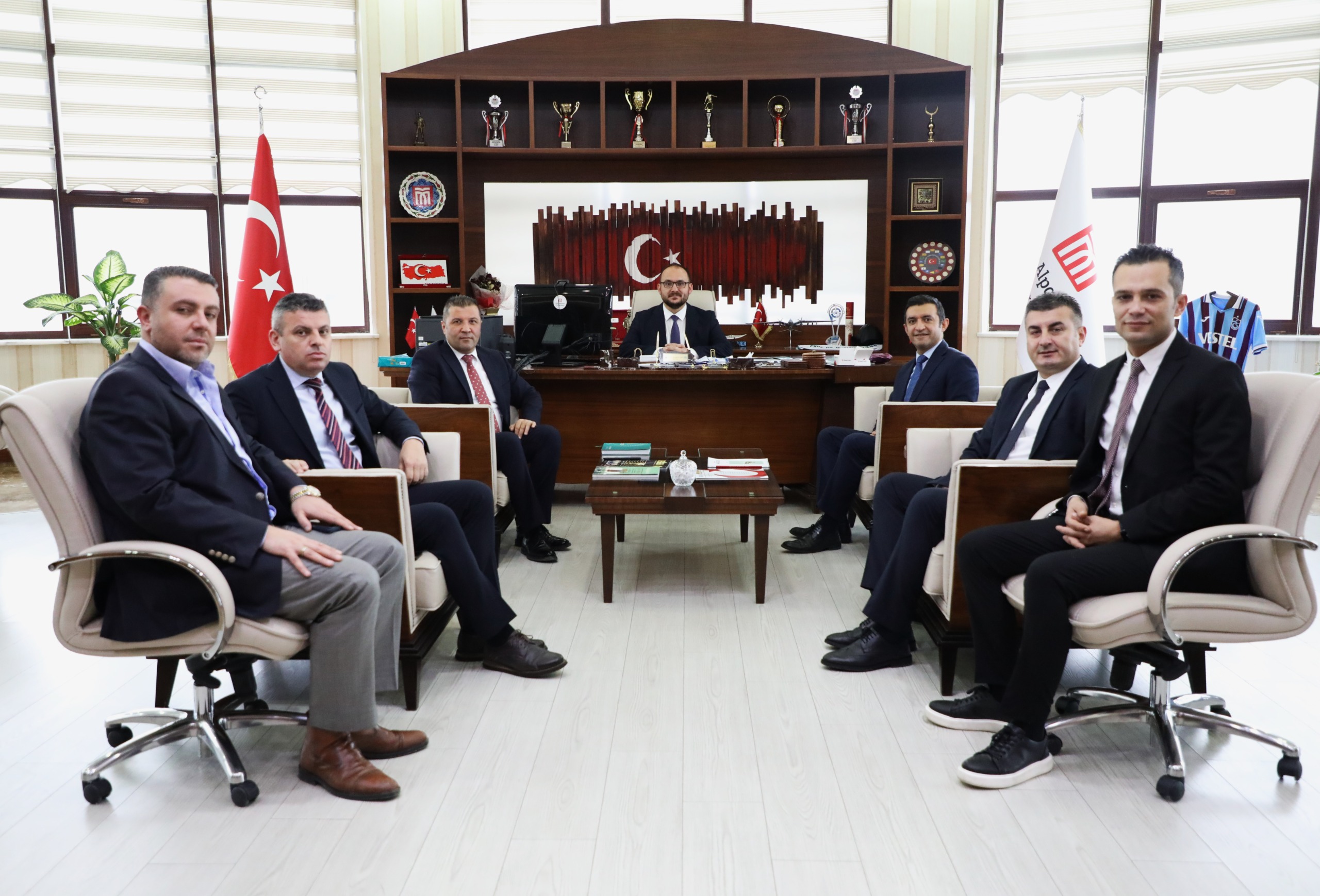 rektorumuze-ziyaretler-devam-ediyor-6251