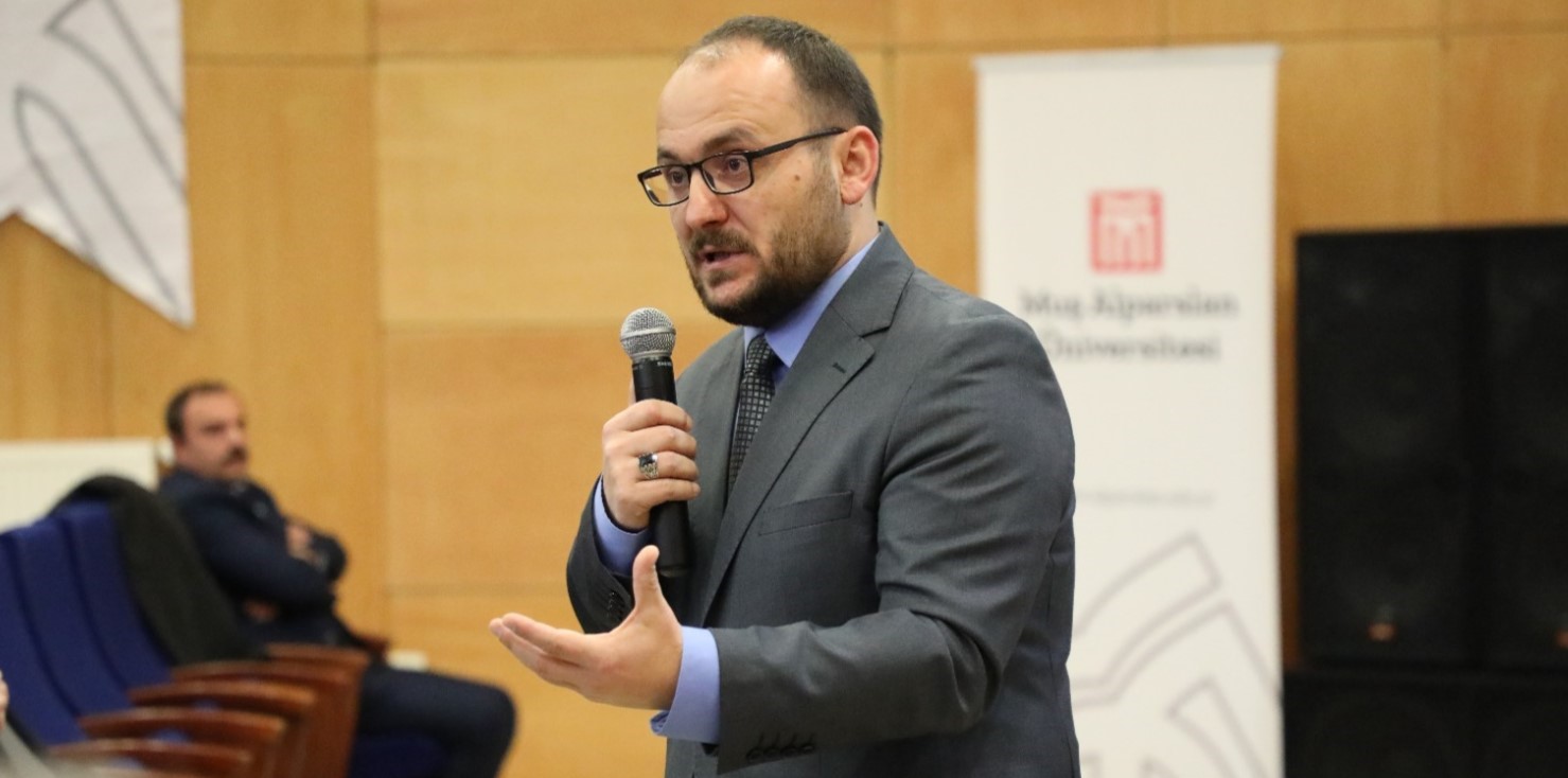 rektorumuz-spor-bilimleri-fakultesi-ogrencileriyle-bulustu-6258