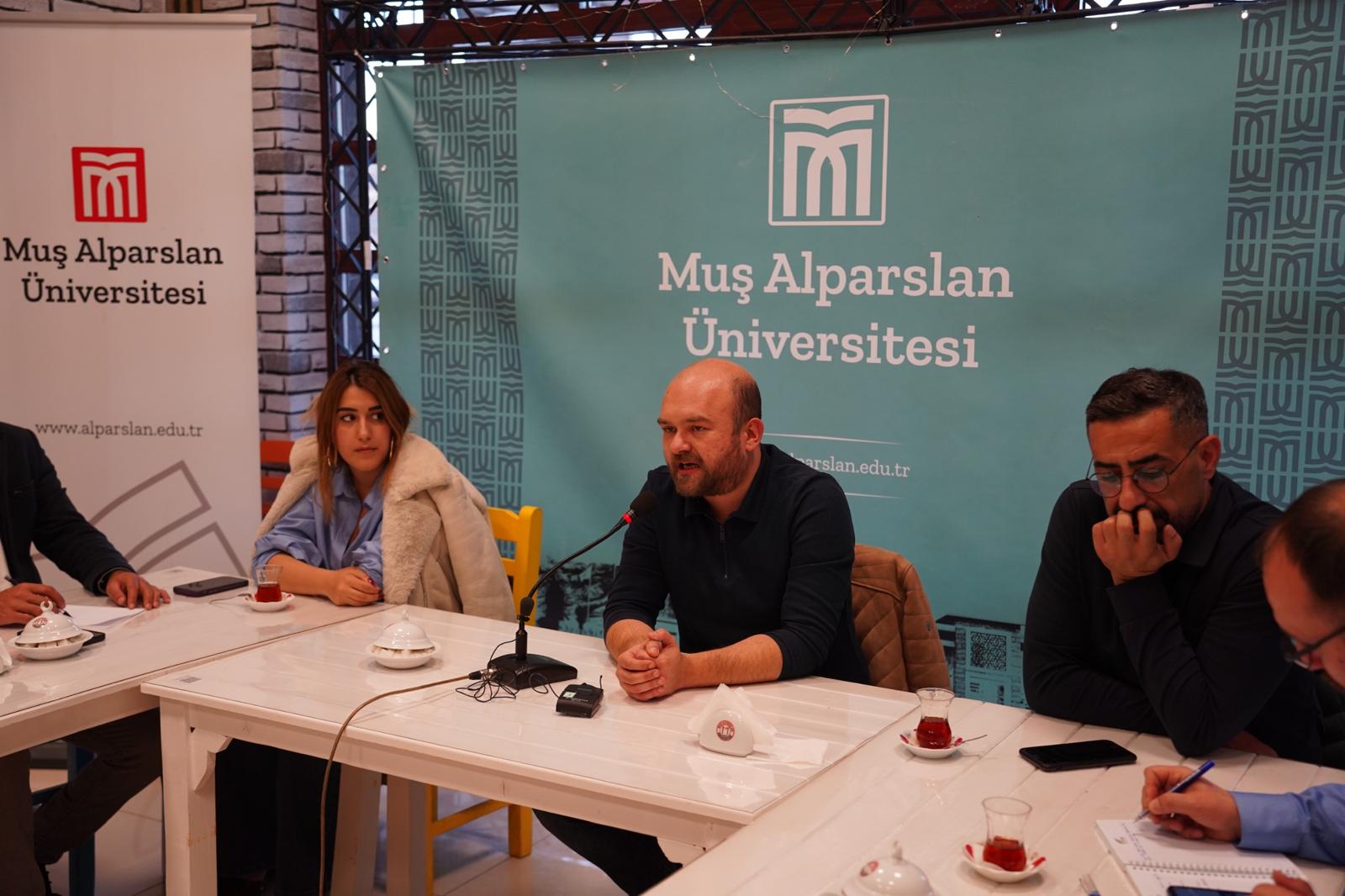 cay-bahane-sohbetlerinde-modern-cagda-osmanli-rus-diplomasisi-konusuldu-6264