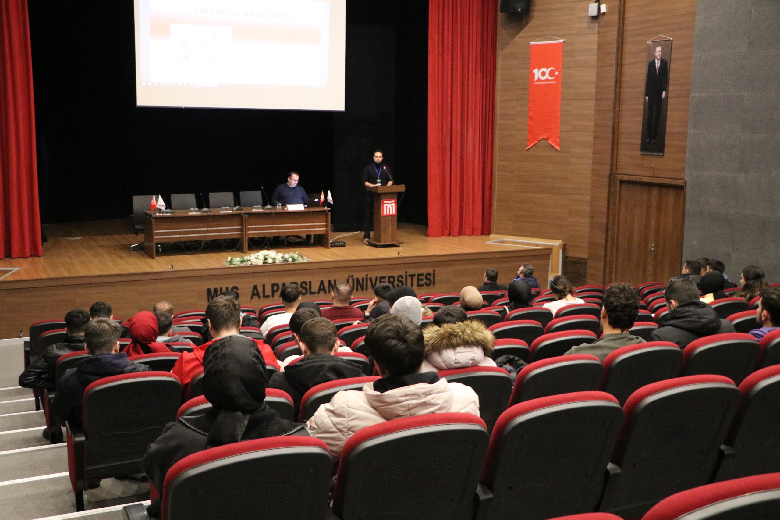 teknik-bilimler-meslek-yuksekokulu-tubitak-proje-yazma-egitimi-ile-genc-arastirmacilara-isik-tuttu-6295