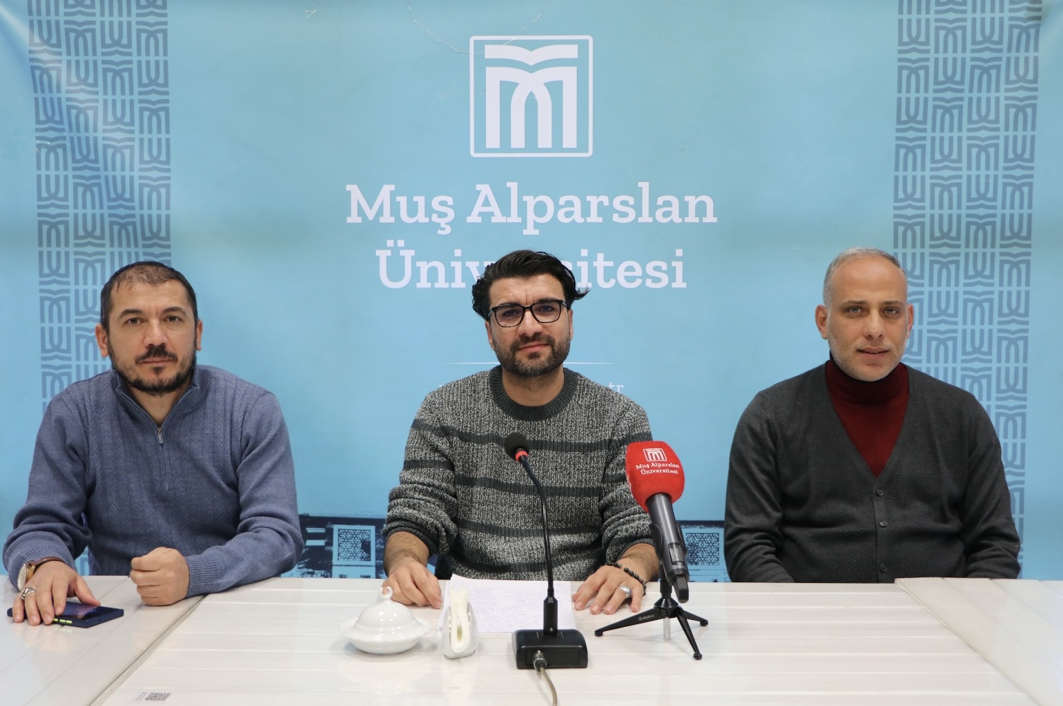 cay-bahane-sohbetlerinde-dunden-bugune-turkiyede-islamcilik-konusu-ele-alindi-6317