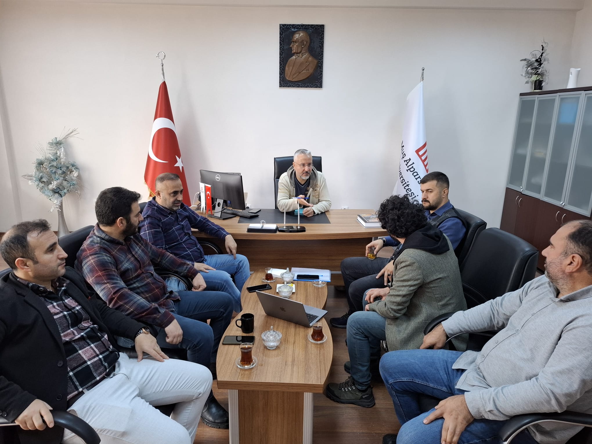 malazgirt-savas-alani-arkeolojisi-eserlerinin-tasinmasi-icin-toplanti-duzenlendi-6325