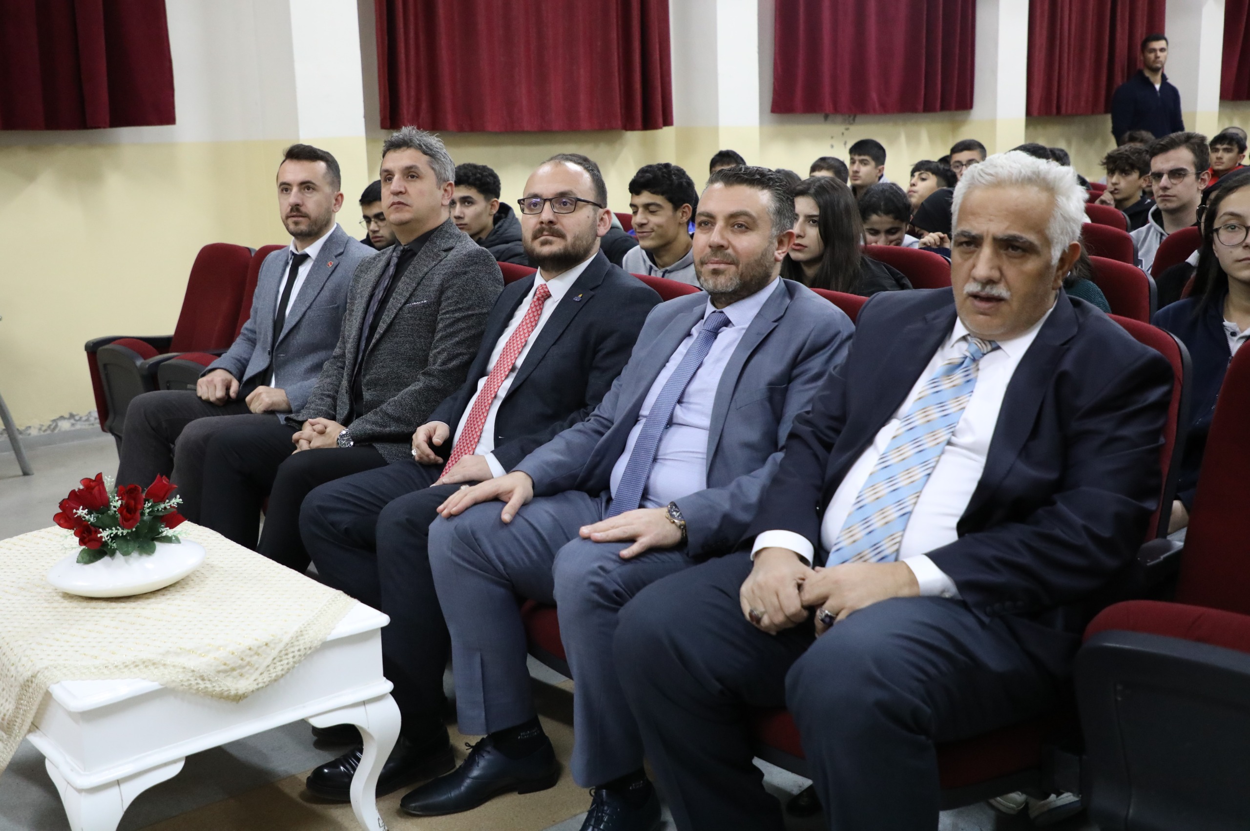 rektorumuz-mus-fen-lisesi-ogrencileriyle-bulustu-6340