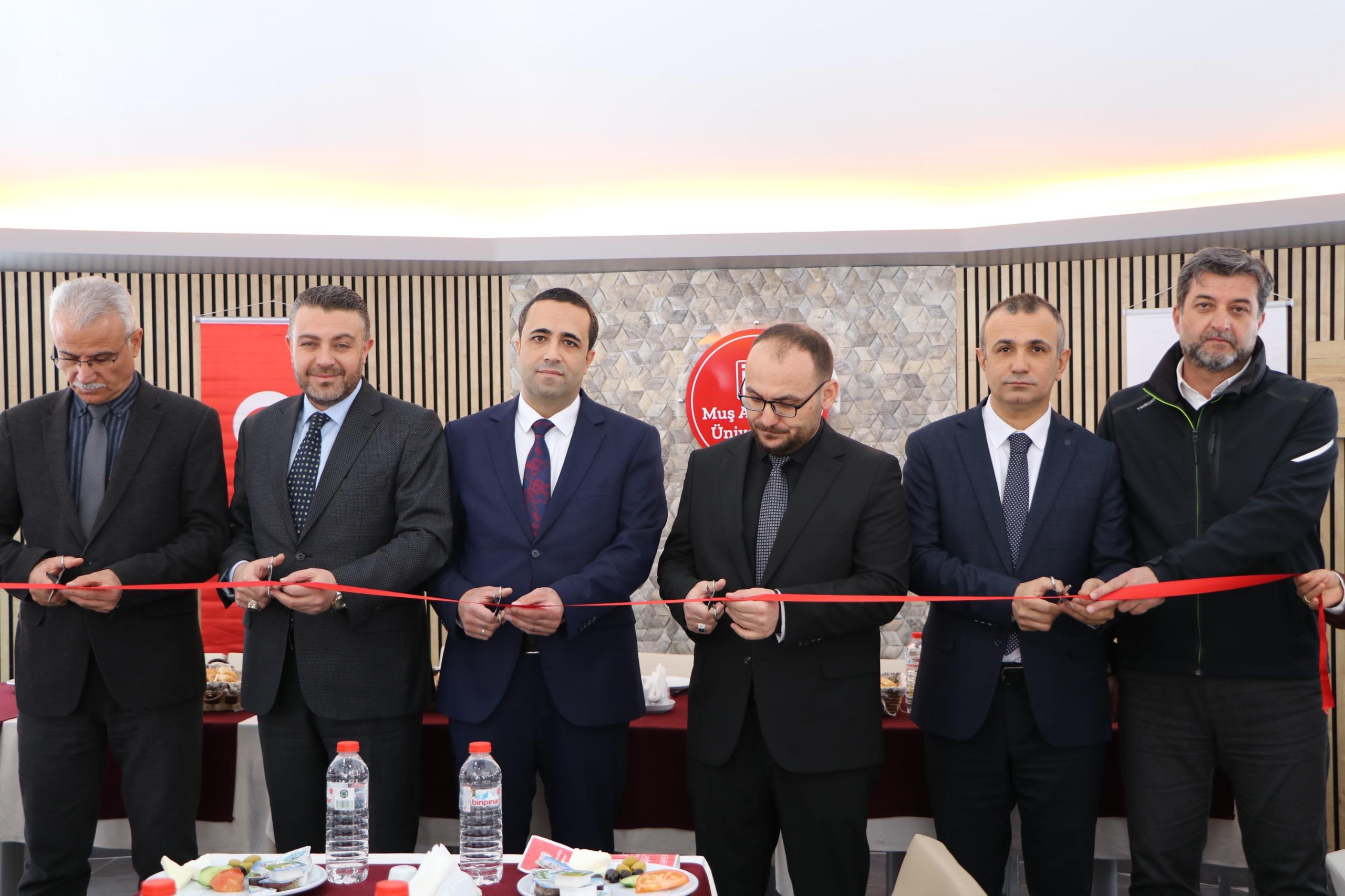 mus-alparslan-universitesinde-yeni-sosyal-alan-rahve-kafe-hizmete-acildi-6455