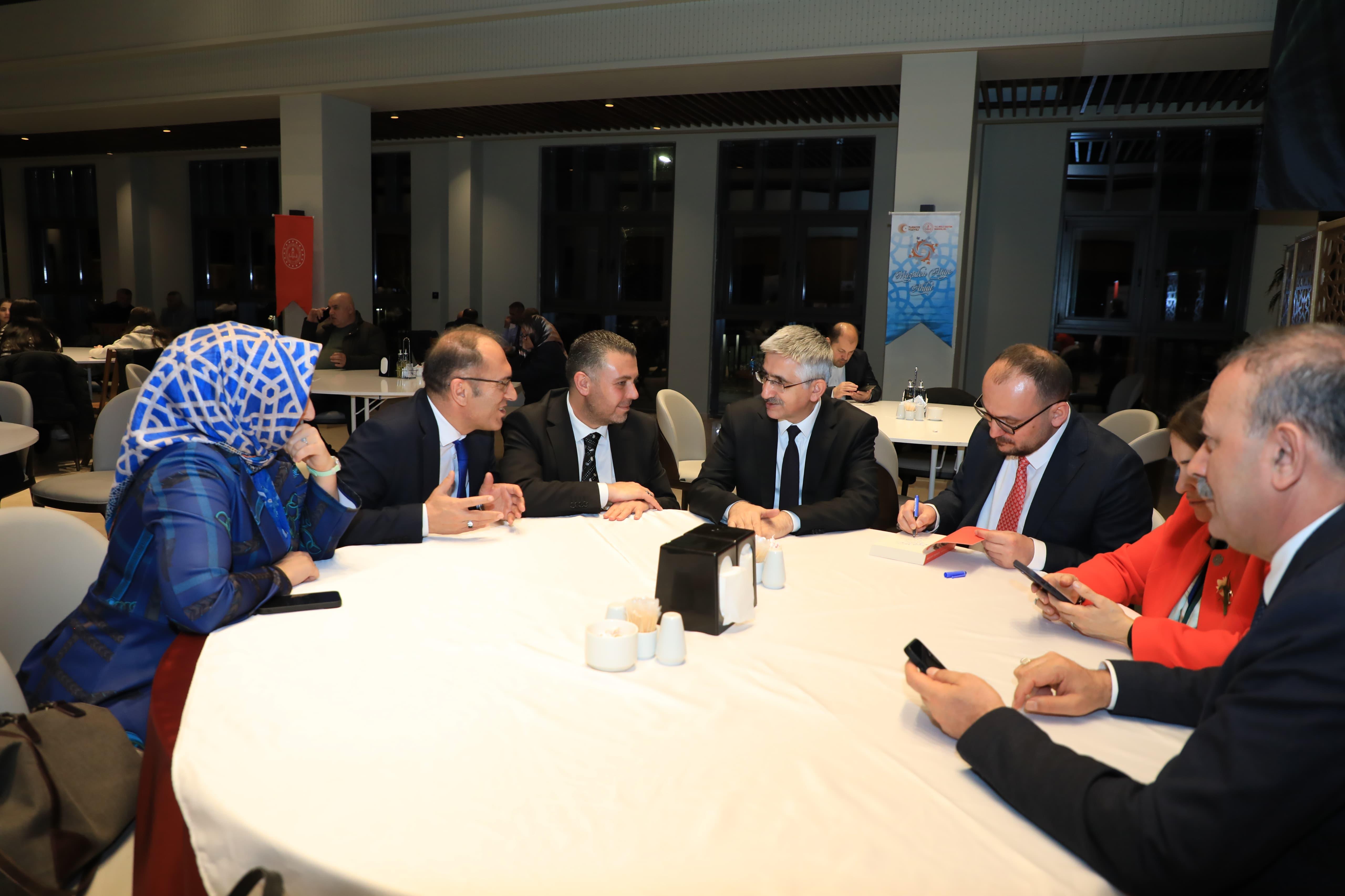 rektorumuz-maziden-atiye-ahlat-etkinliginde-onemli-gorusmeler-gerceklestirdi-6506