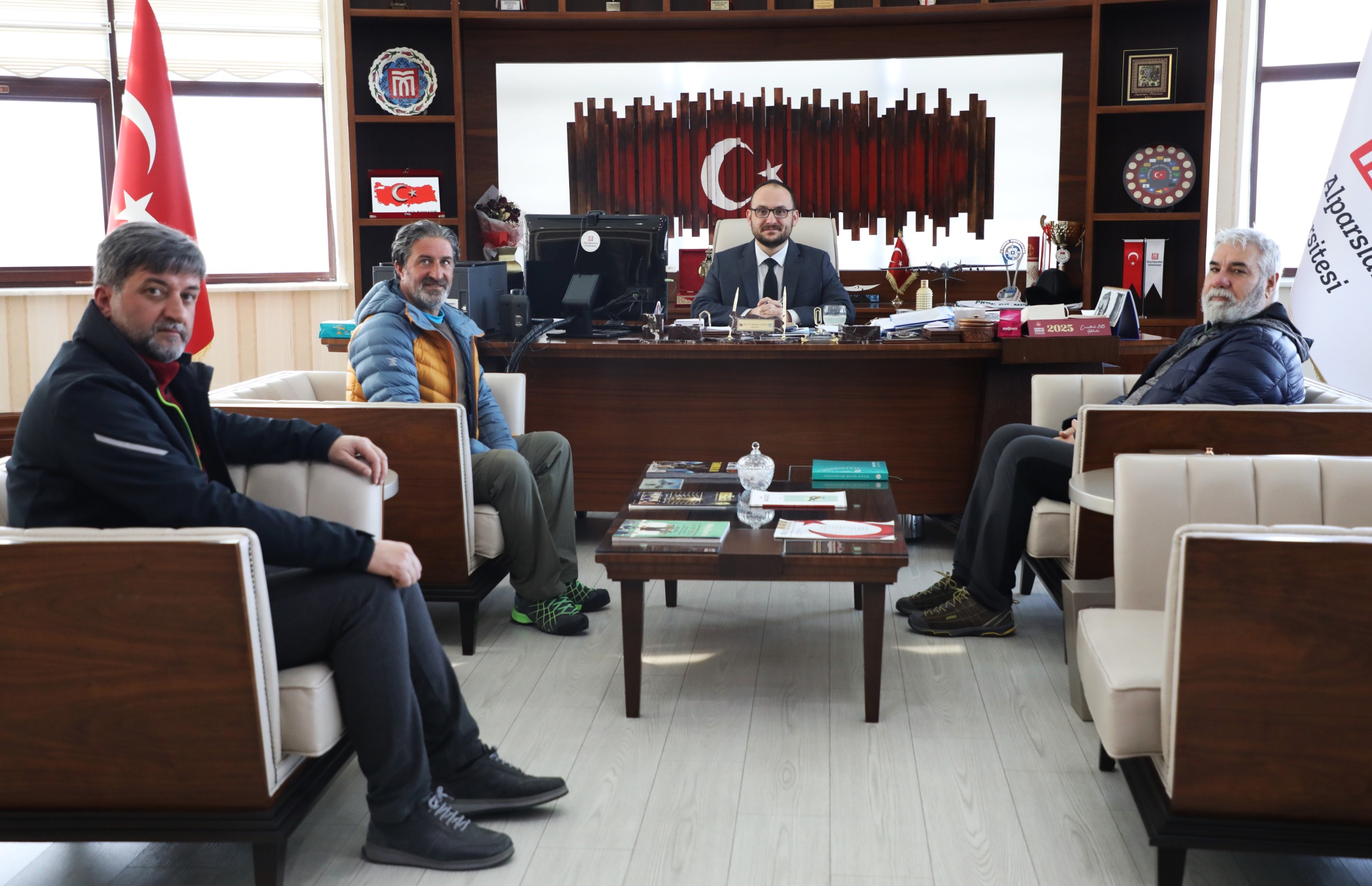 turkiye-dagcilik-federasyonu-yonetiminden-rektorumuze-ziyaret-6582