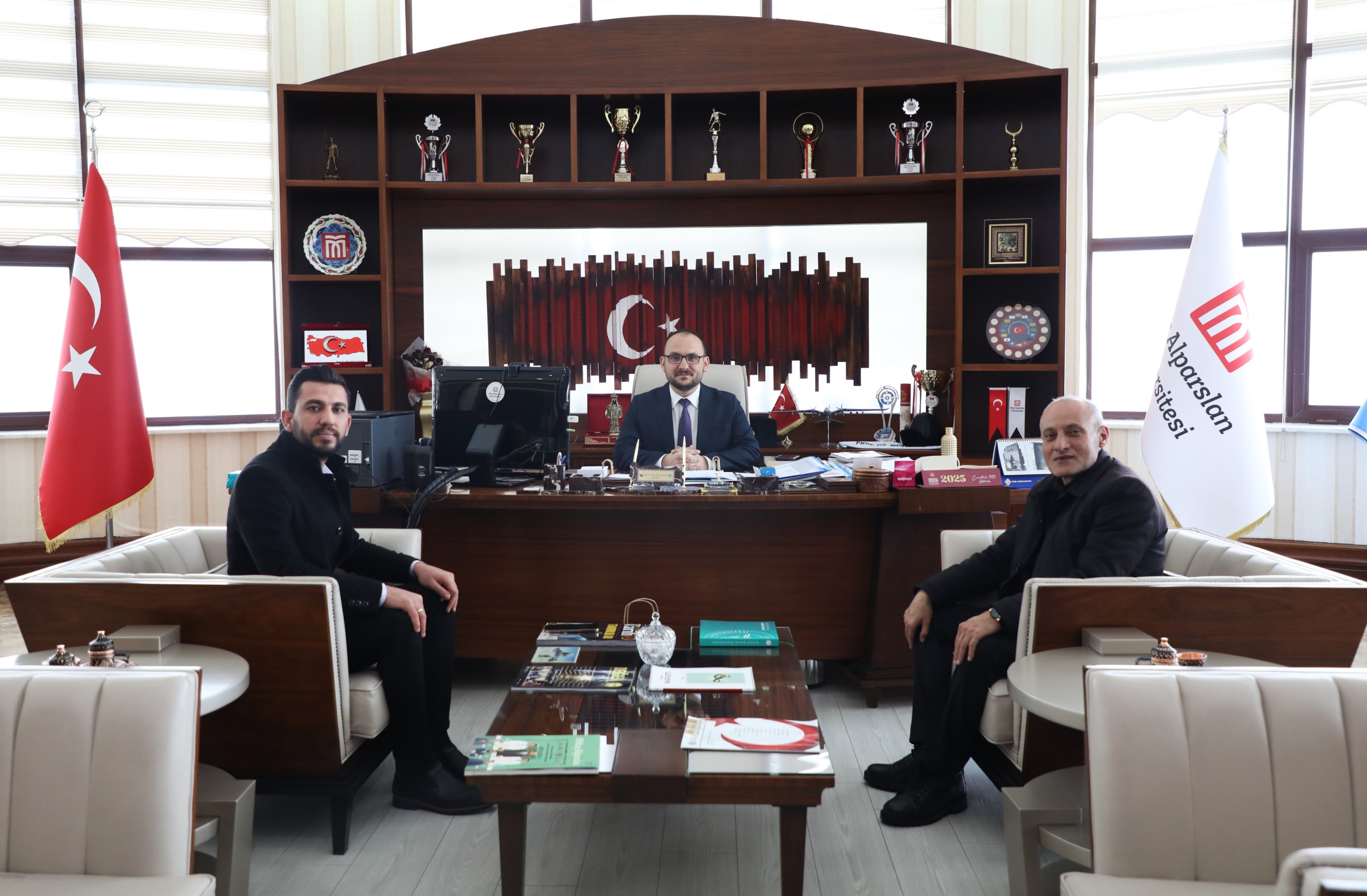 zeno-guvenlik-firma-yoneticisi-sahin-sinacidan-rektorumuze-ziyaret-6604