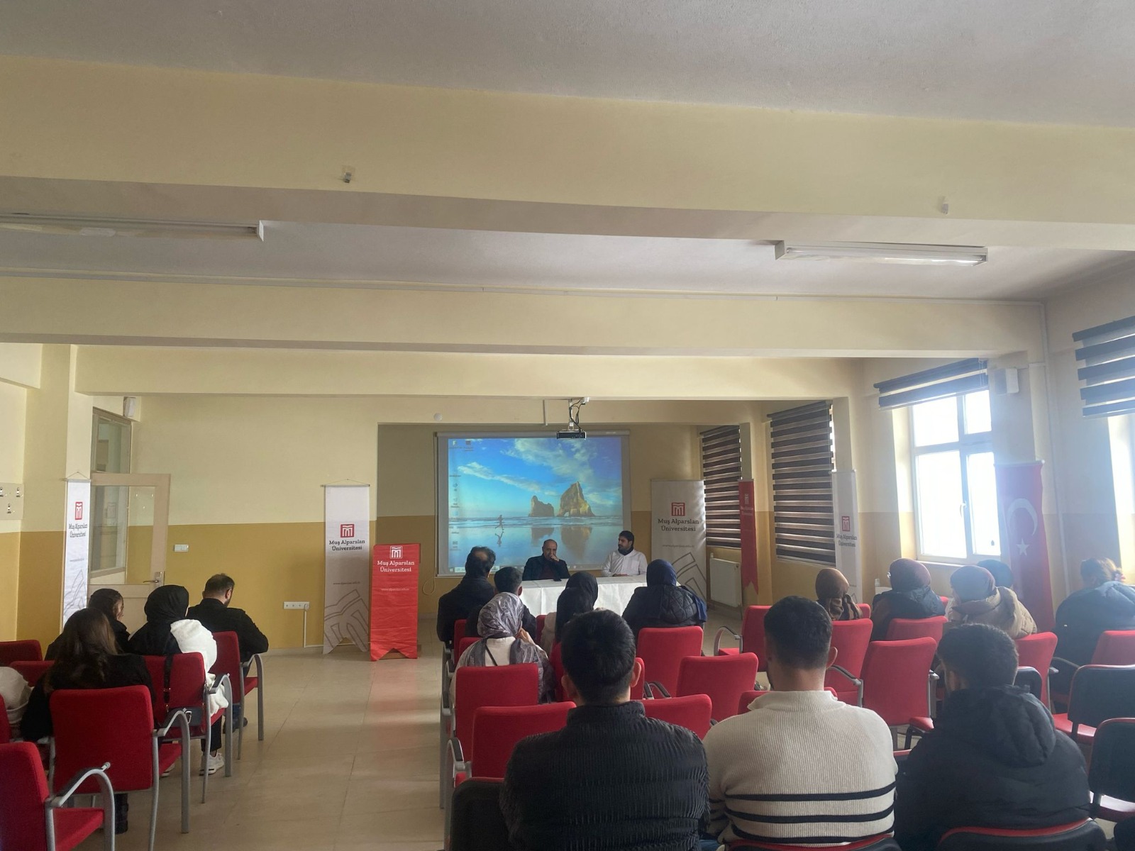 bulanik-meslek-yuksekokulu-ogrencilerine-hayvan-barinaklari-ve-bakim-evleri-semineri-6745