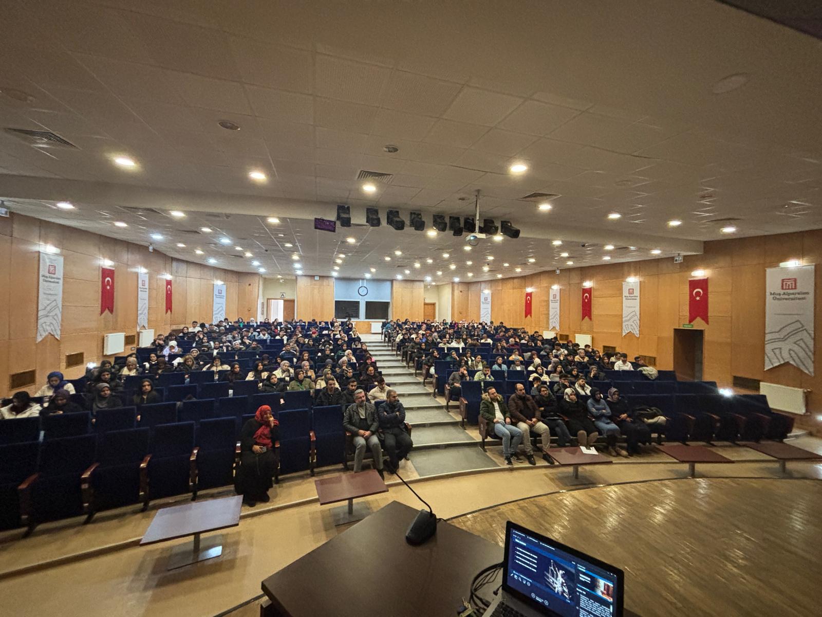 universitemizde-bagimlilikla-mucadele-seminerleri-duzenlendi-6808