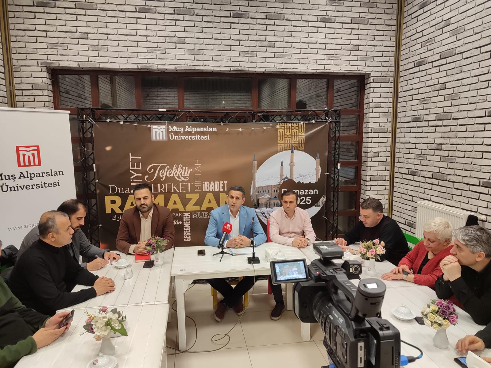 uyumayan-kampuste-ramazan-konusmalari-devam-ediyor-6836