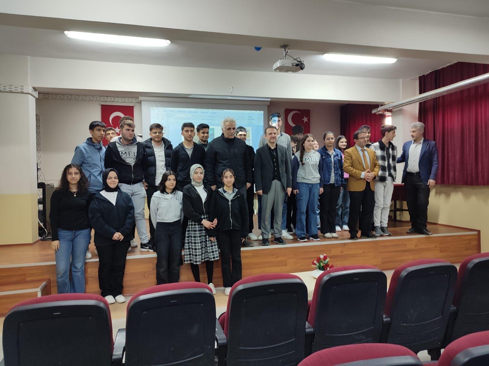 genc-ar-ge-soylesileri-ile-akademisyenleri-liselilerle-bulustu-7022