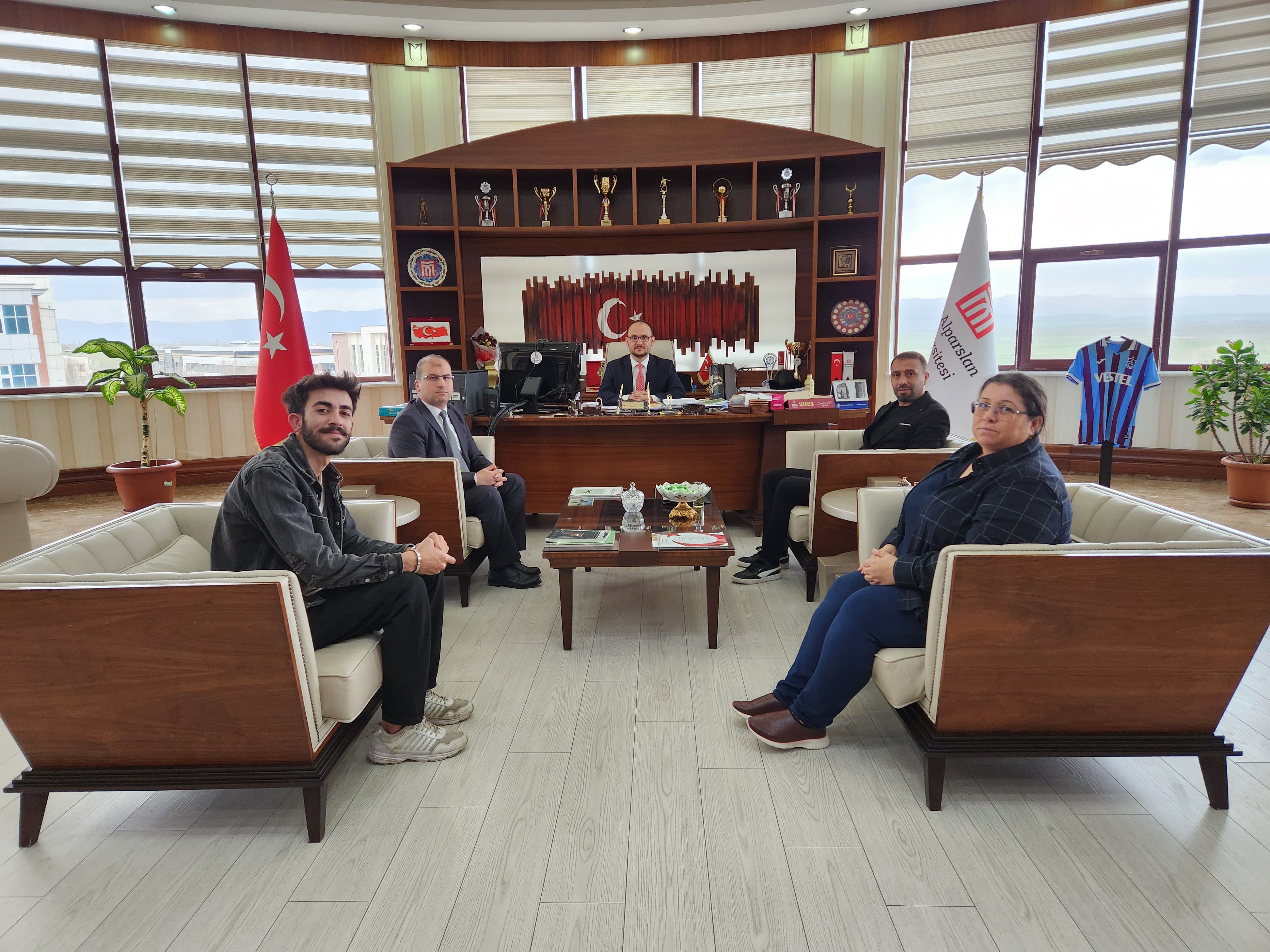 girisimci-muhammet-ergun-rektorumuzu-ziyaret-etti-7038