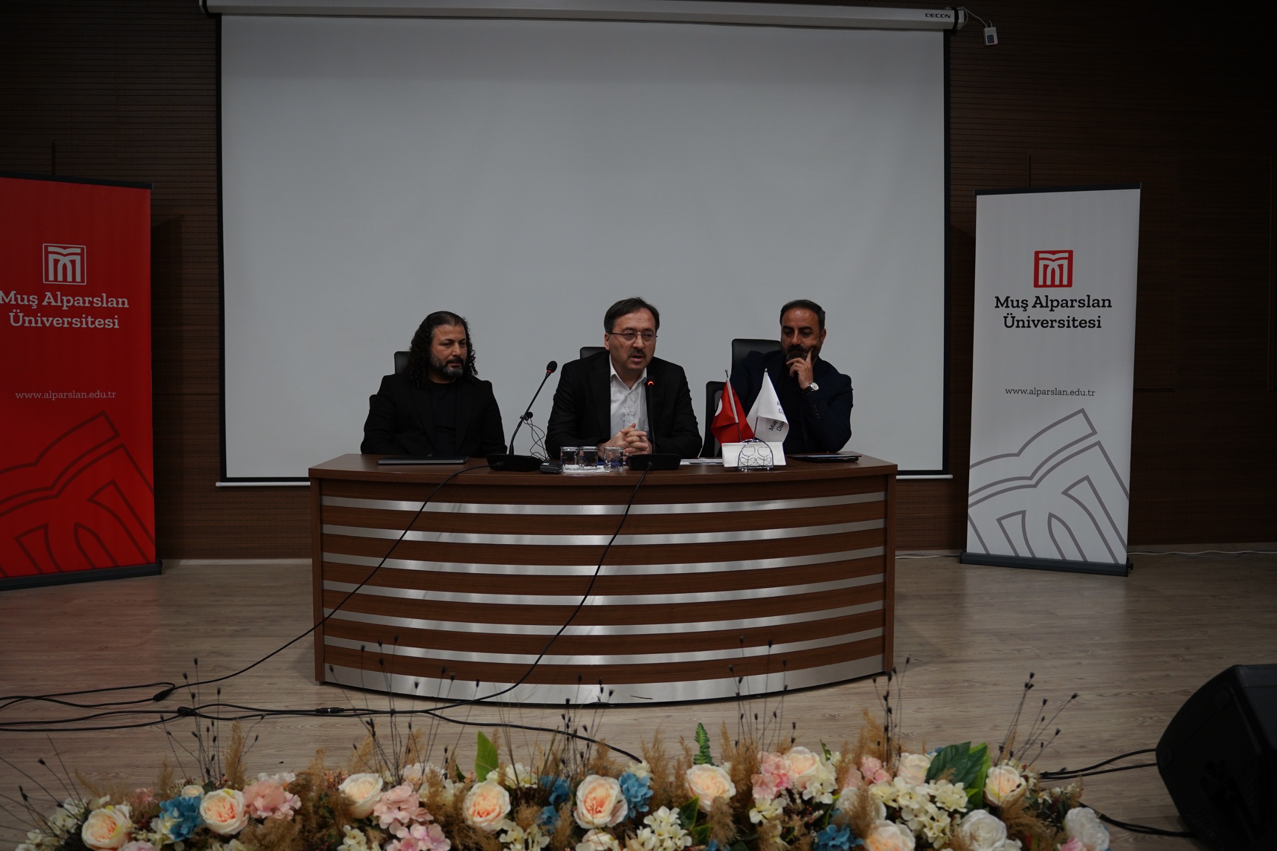 uc-kademede-ibn-haldun-ve-mukaddime-paneli-duzenlendi-7134