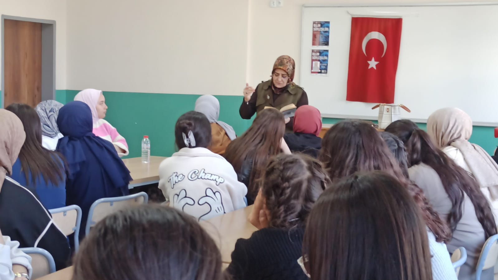 prof-dr-fuat-sezgin-anadolu-lisesinde-uc-soruda-insan-konulu-bilim-soylesisi-gerceklestirildi-7161