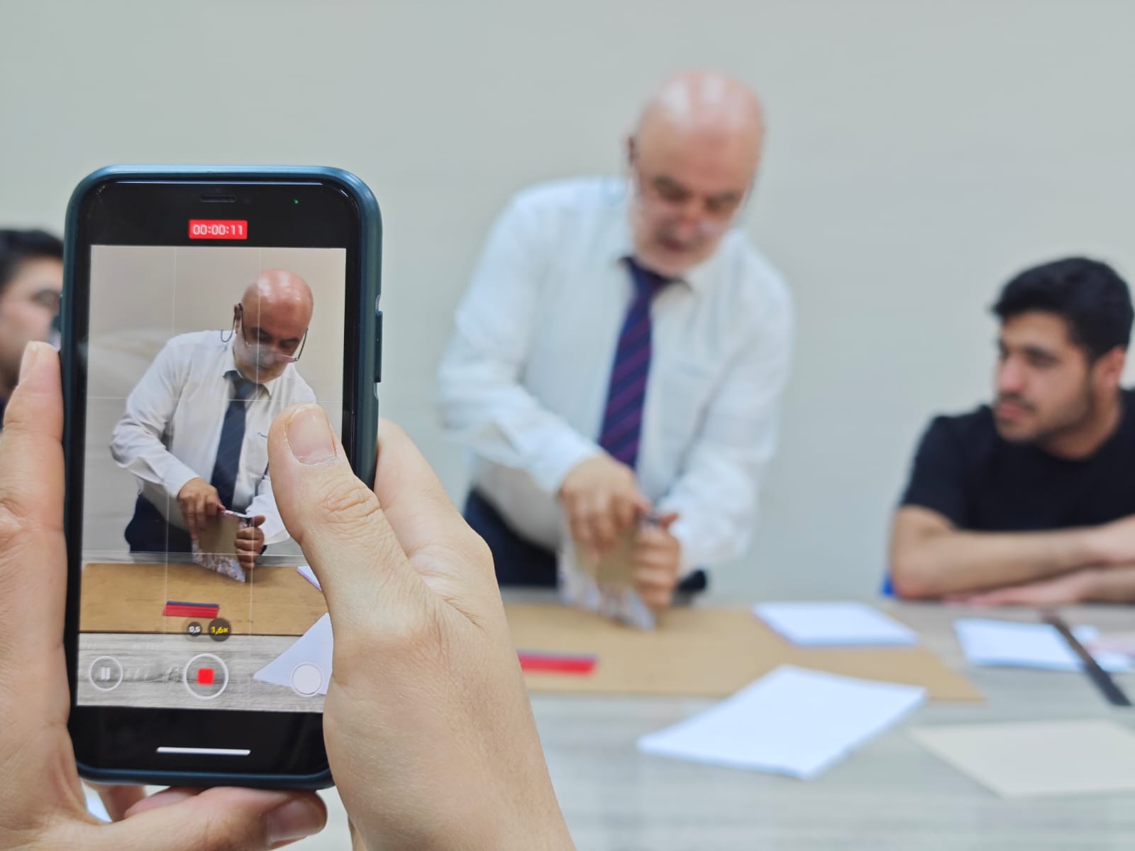 zamana-direnen-sanat-teknik-bilimler-meslek-yuksekokulunda-klasik-ciltleme-ve-restorasyon-workshopu-gerceklestirildi-7177