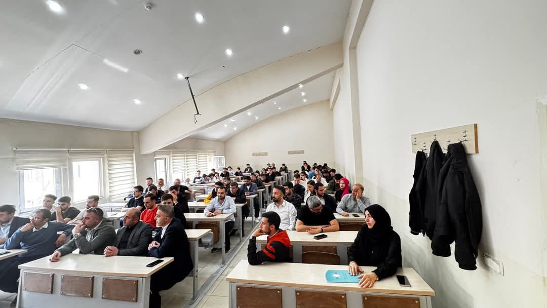 teknik-bilimler-meslek-yuksekokulunda-emlak-sektorunun-gelecegi-semineri-gerceklestirildi-7191