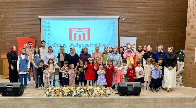 23-nisan-etkinligimiz-cocuklarin-coskusuyla-renklendi-7203