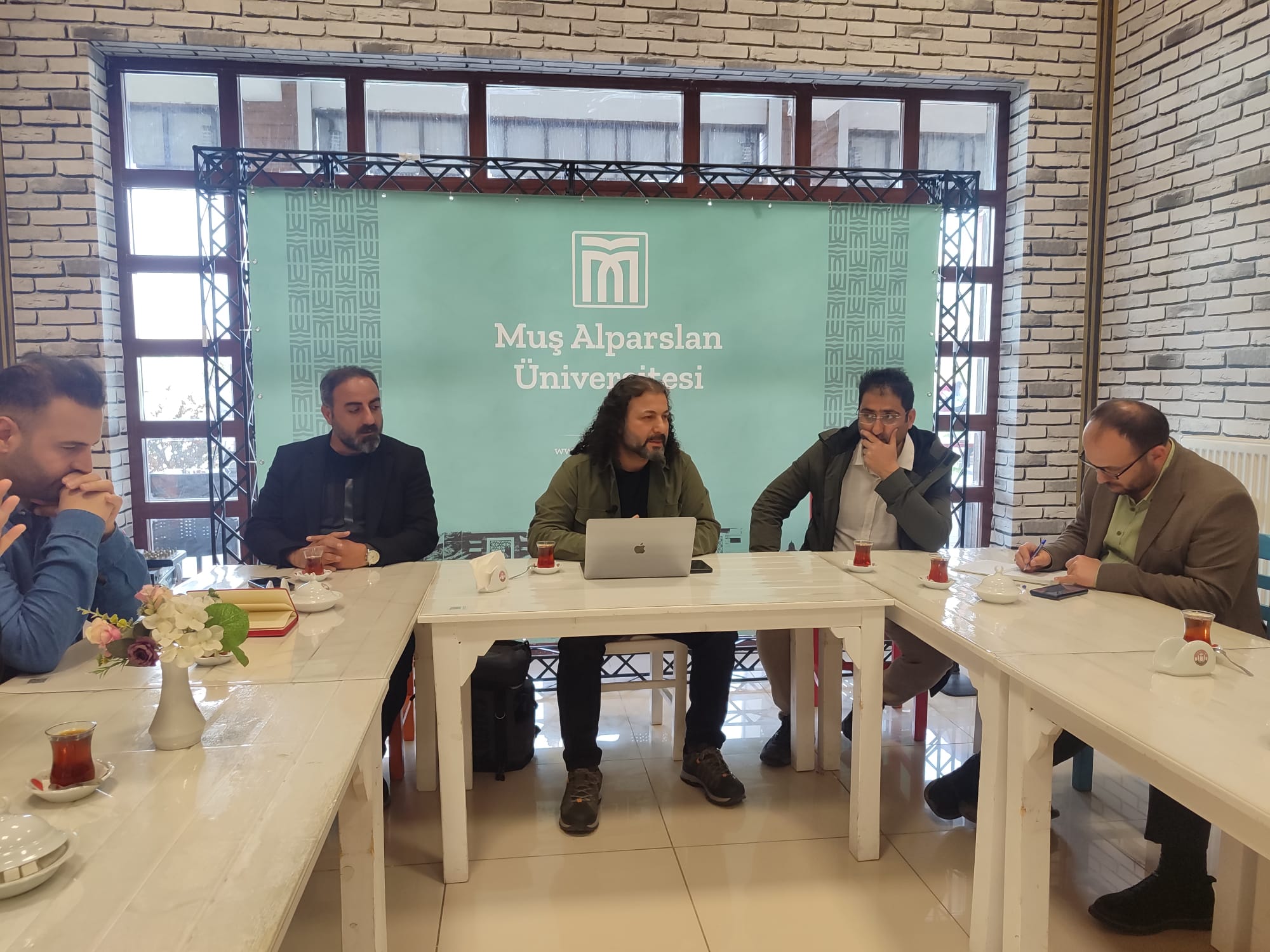 cay-bahane-sohbetleri-91de-modern-siyasal-duzenin-bir-kampi-olarak-gazze-konusuldu-7207