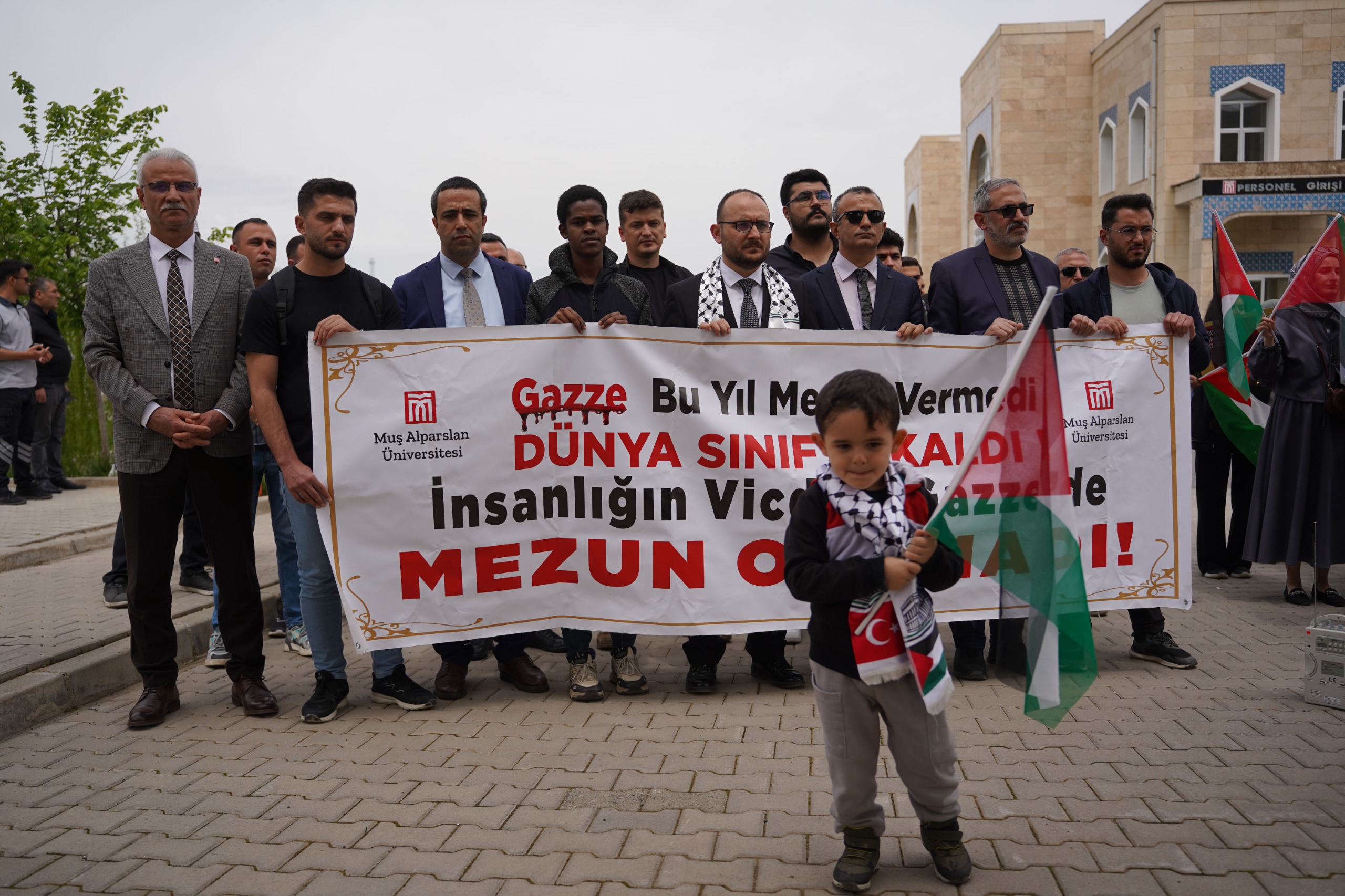 mus-alparslan-universitesinde-sessiz-kalma-ses-ver-filistin-yuruyusu-ve-basin-aciklamasi-duzenlendi-7236
