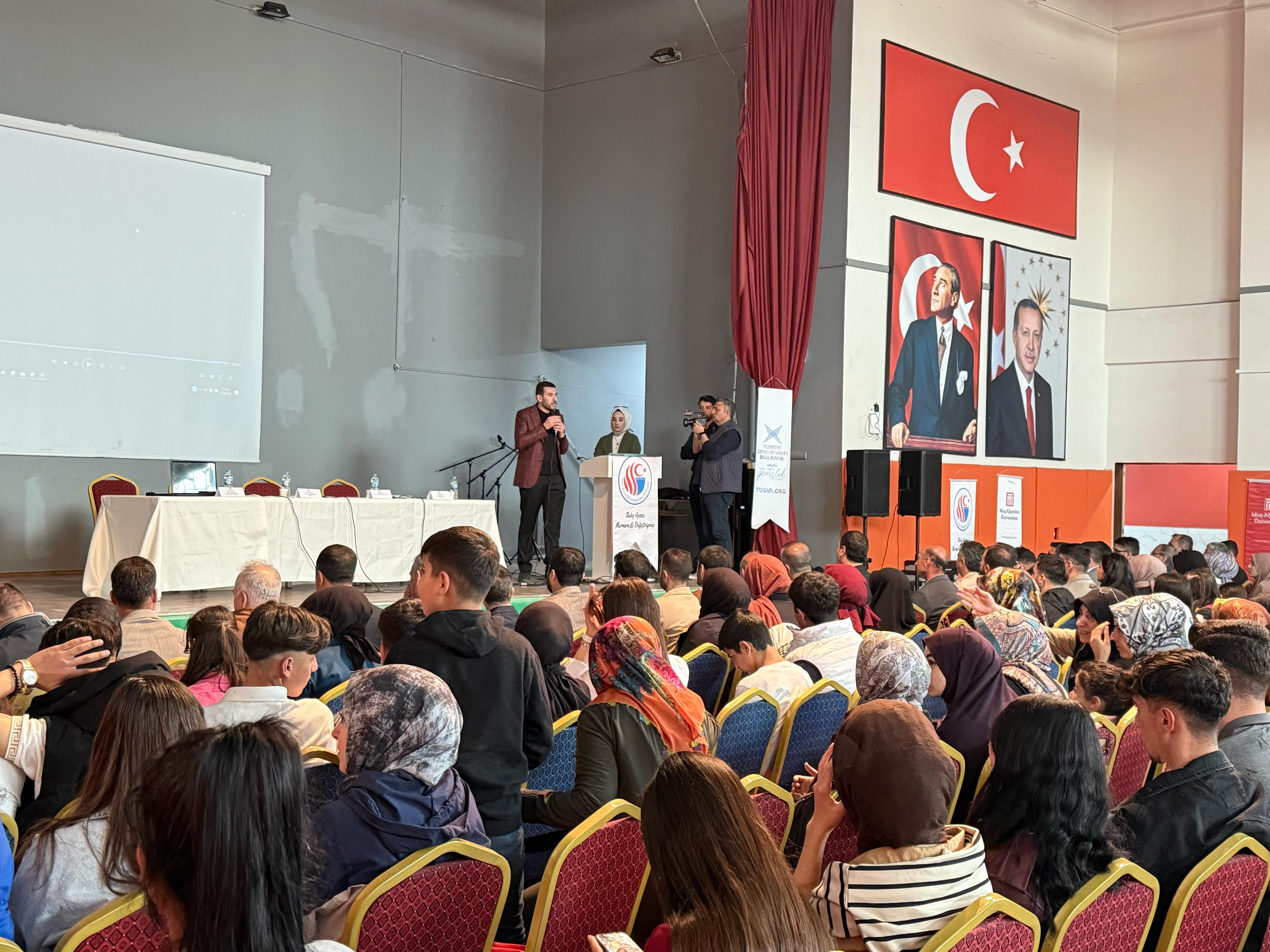 zulmun-kiskacindaki-gazze-paneli-yogun-katilimla-gerceklestirildi-7243