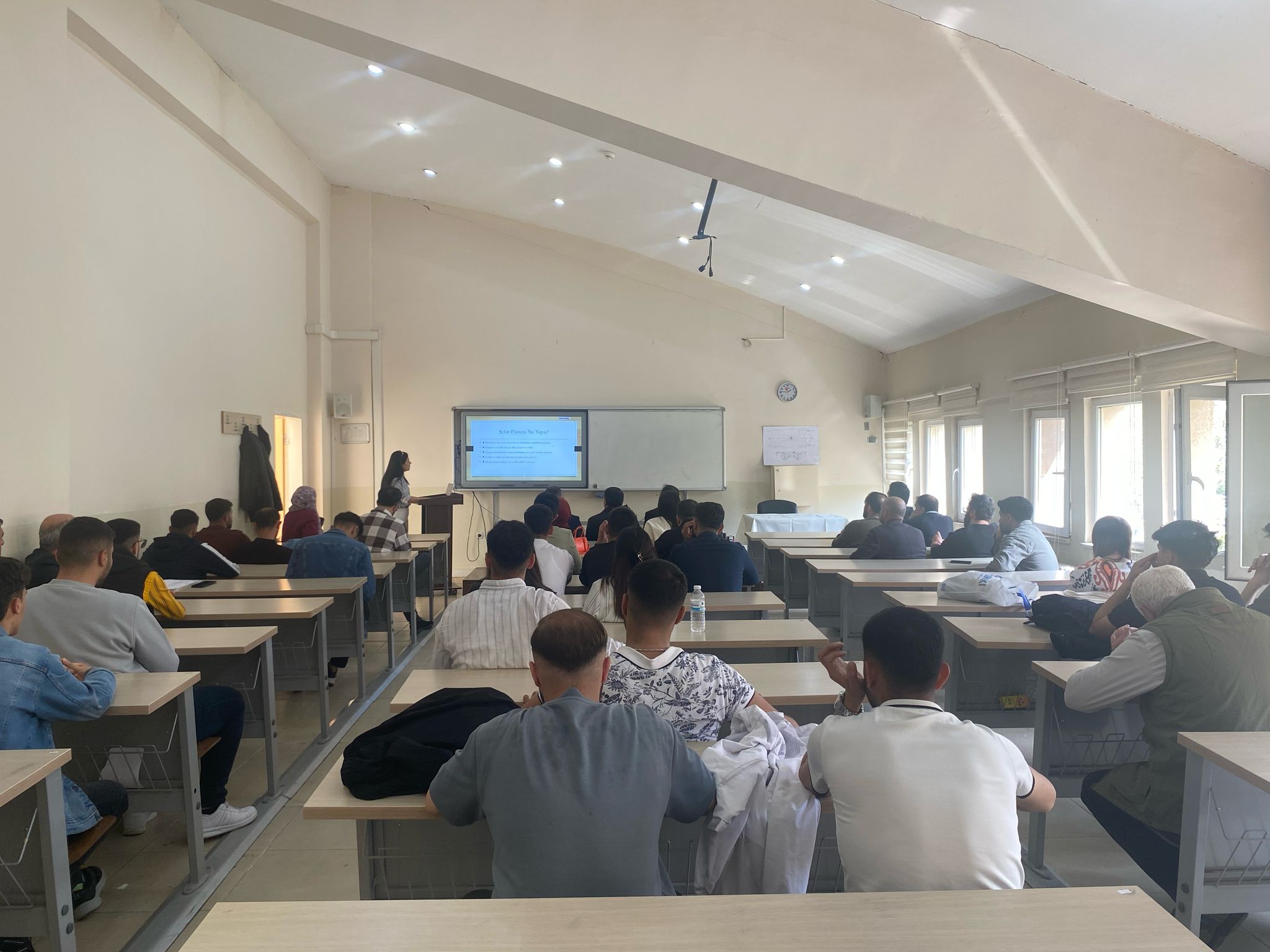 teknik-bilimler-myoda-kent-kimliginin-korunmasi-temali-seminer-duzenlendi-7274