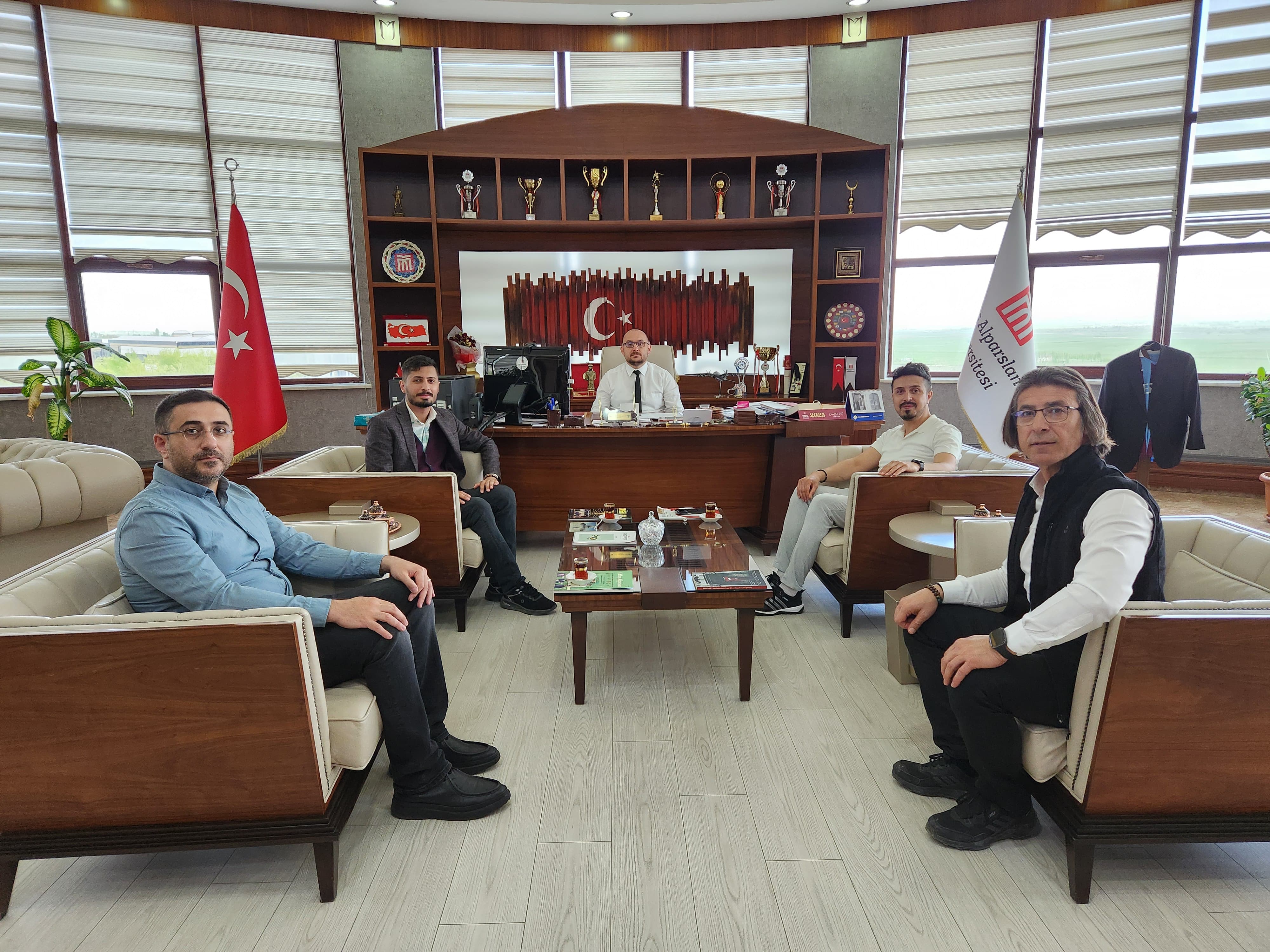 igdir-universitesi-hayvan-hastanesi-heyetinden-rektorumuz-prof-dr-mustafa-alicana-ziyaret-7297