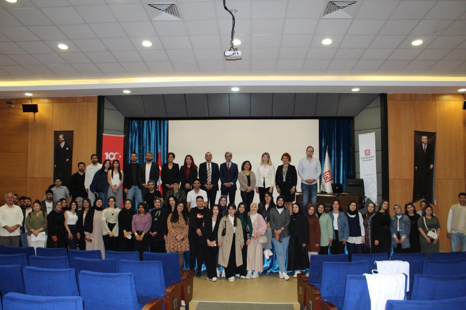 unides-kapsaminda-yas-ayrimciligina-dair-bilgilendirme-semineri-duzenlendi-7359