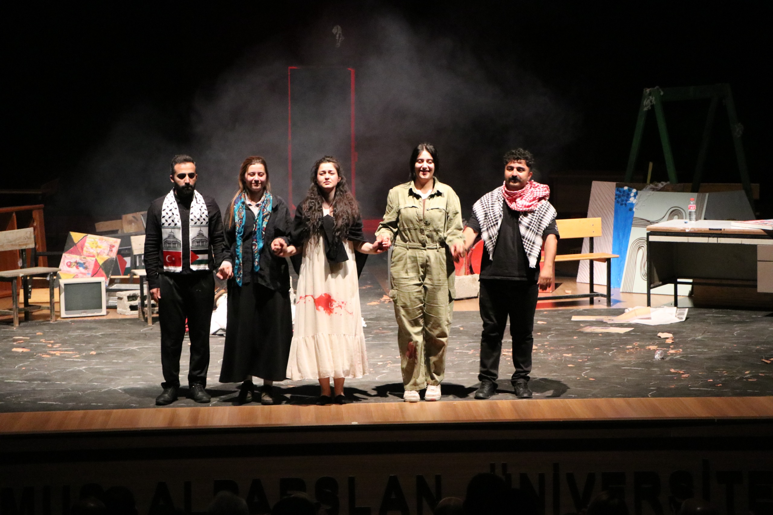 meryem-yogun-ilgi-uzerine-ikinci-kez-sahnelendi-7411