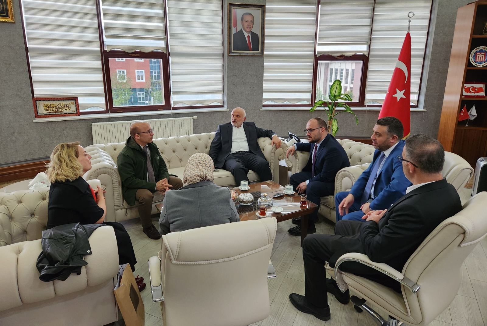 uluslararasi-turkoloji-arastirma-sempozyumu-oncesi-rektorluk-ziyareti-7455