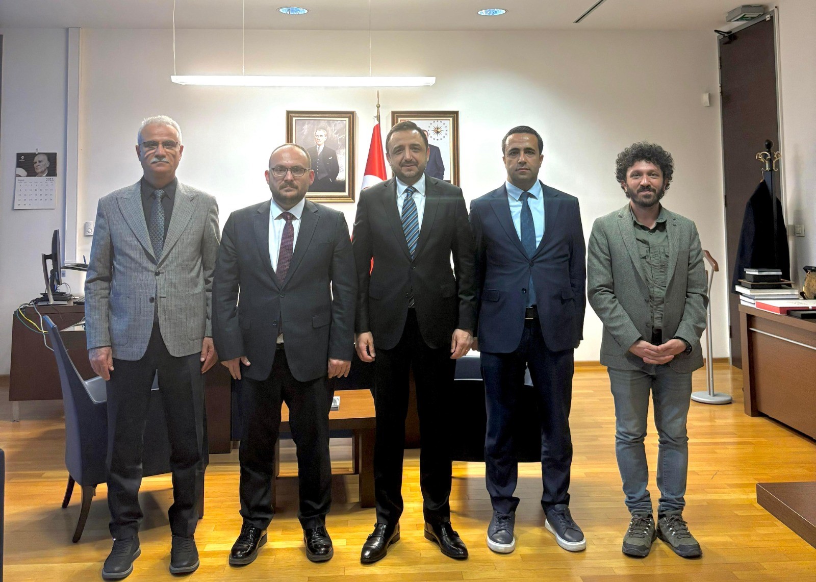 rektorumuzden-saraybosna-buyukelcisi-emin-aksekiye-hayirli-olsun-ziyareti-7580