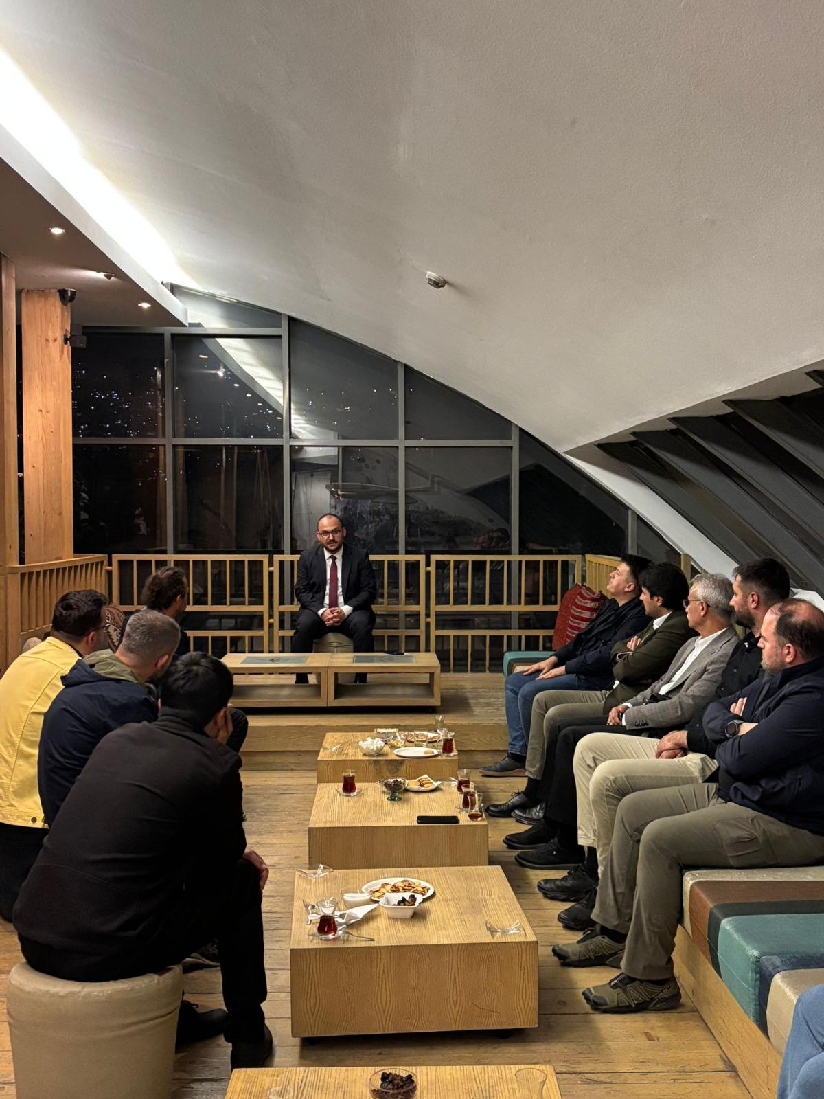 rektorumuz-prof-dr-mustafa-alican-saraybosna-soylesileri-kapsaminda-dinleyicilerle-bulustu-7583