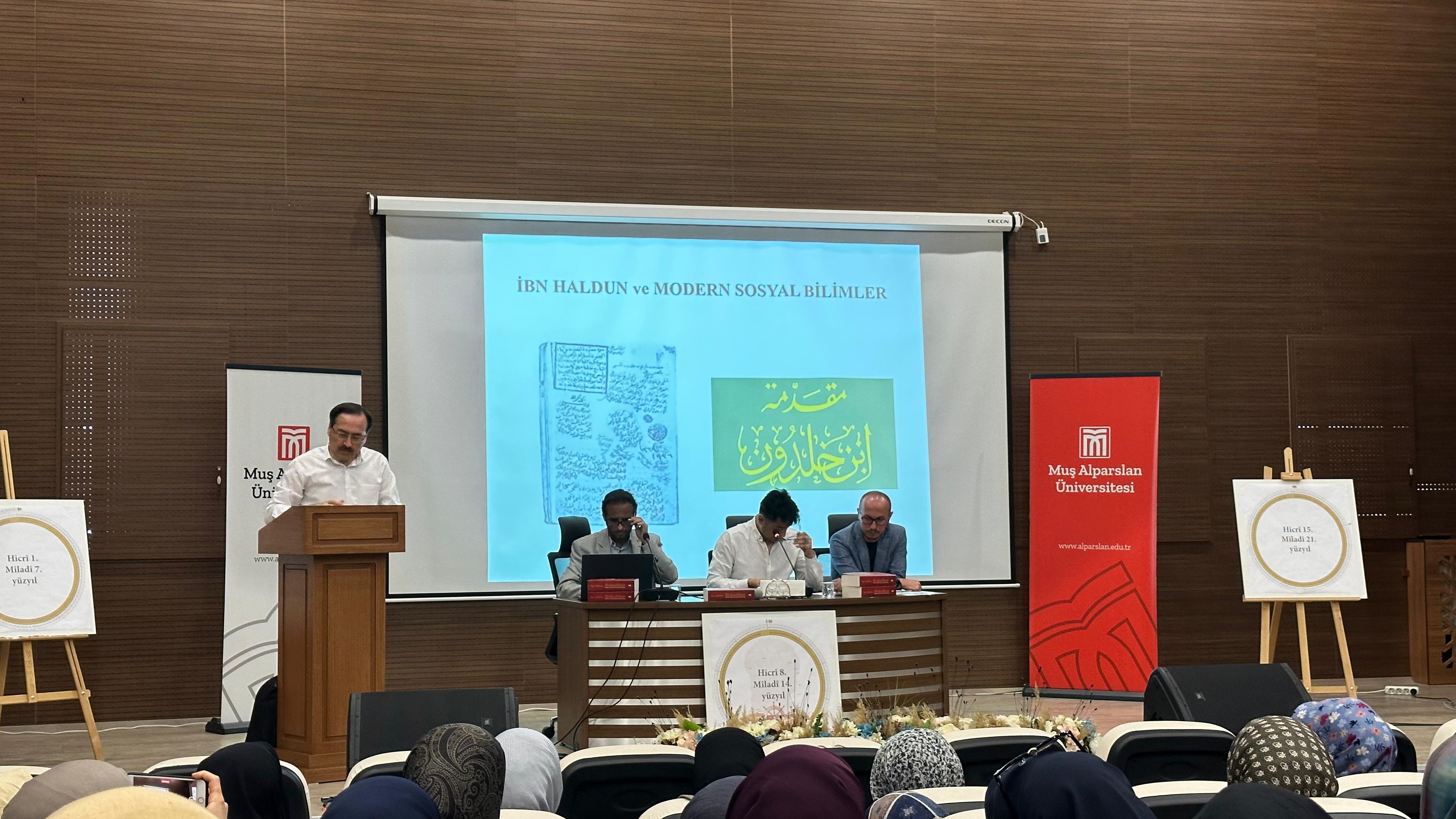 ibn-haldun-ve-cagimiz-paneli-yapildi-7606