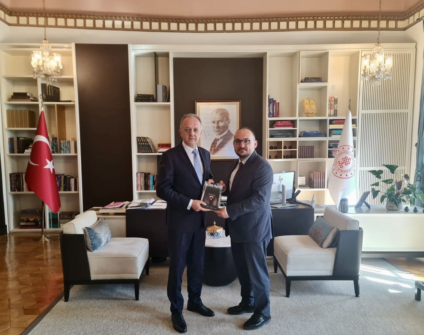 rektorumuzden-kultur-ve-turizm-bakan-yardimcisi-gokhan-yazgiya-ziyaret-7782