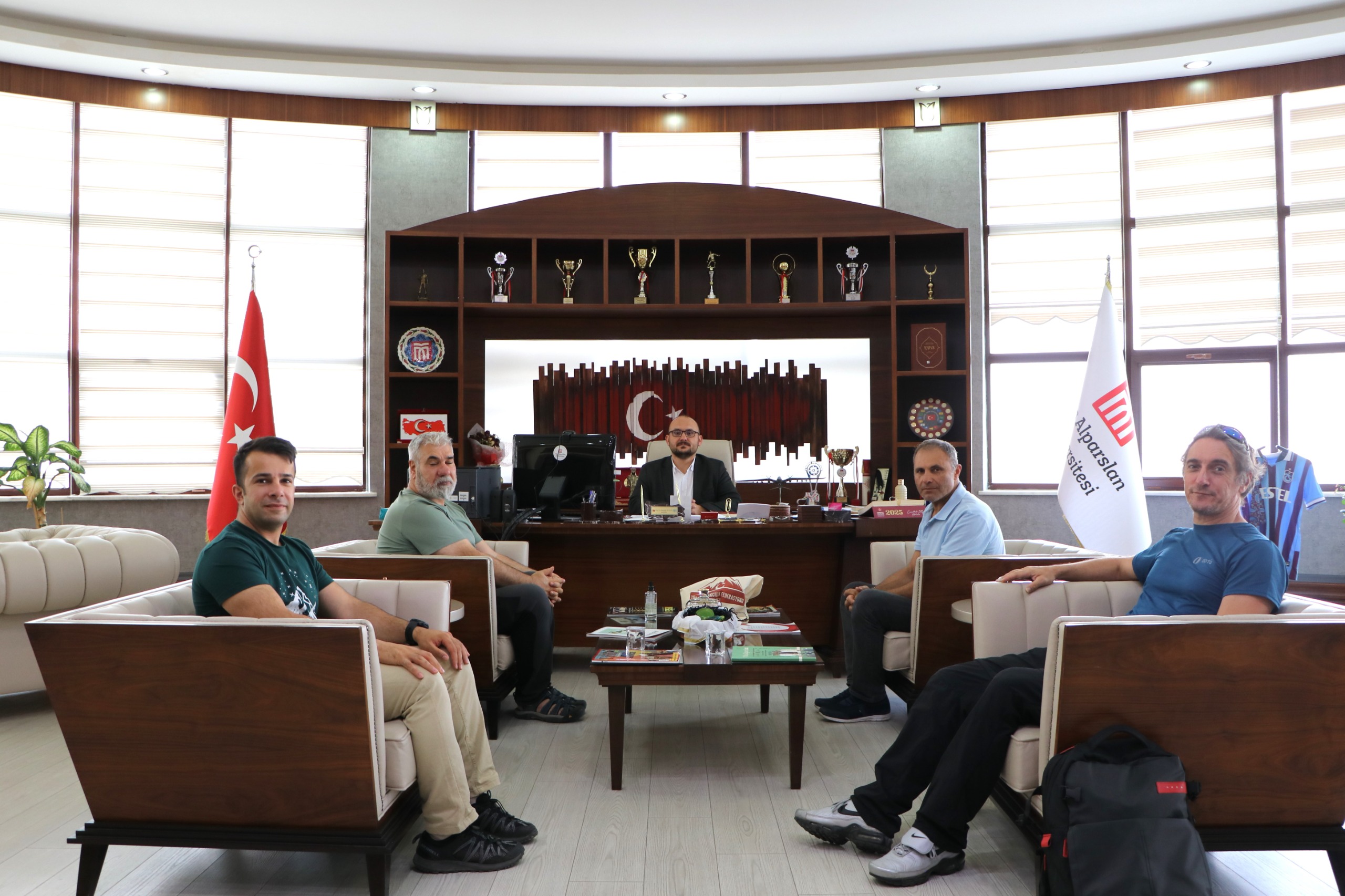 turkiye-dagcilik-federasyonu-heyetinden-rektorumuze-ziyaret-7822