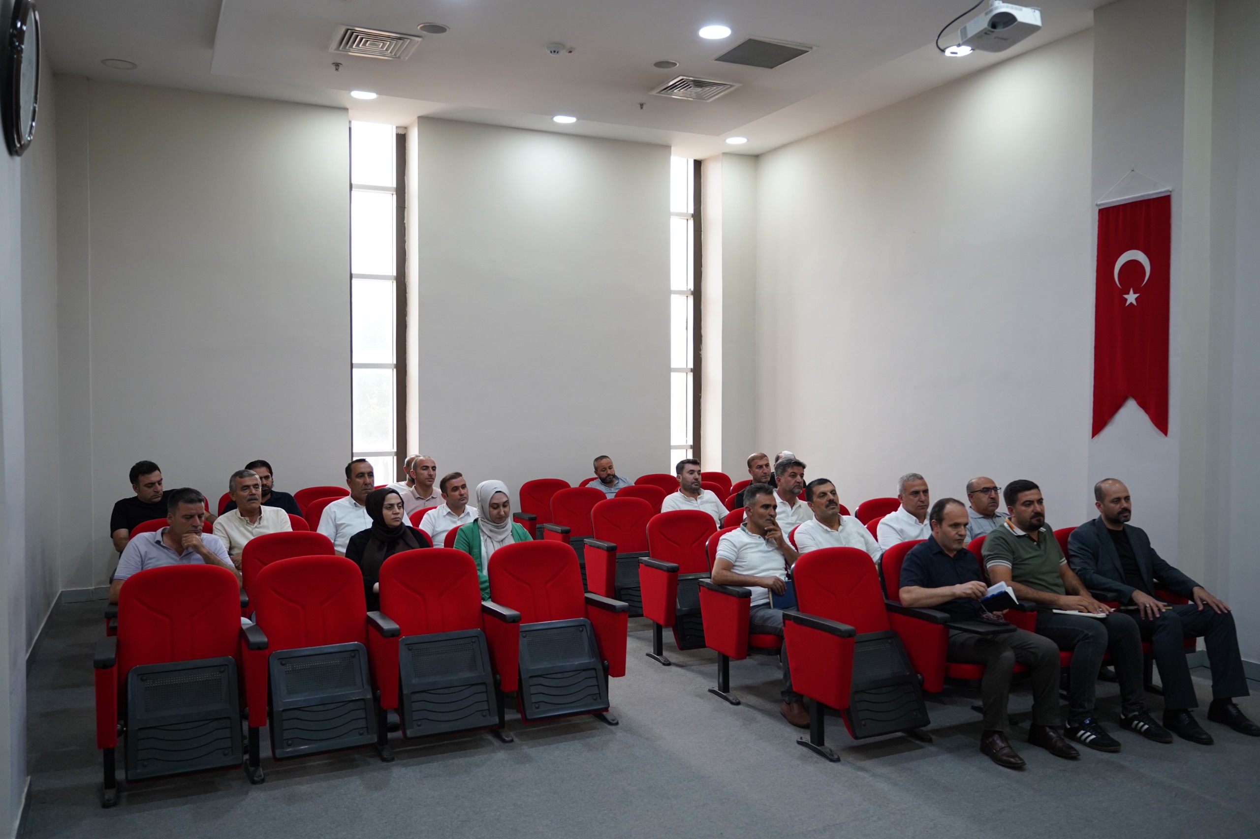 daire-baskanlari-ile-fakulte-ve-yuksekokul-sekreterleri-toplantisi-yapildi-7826