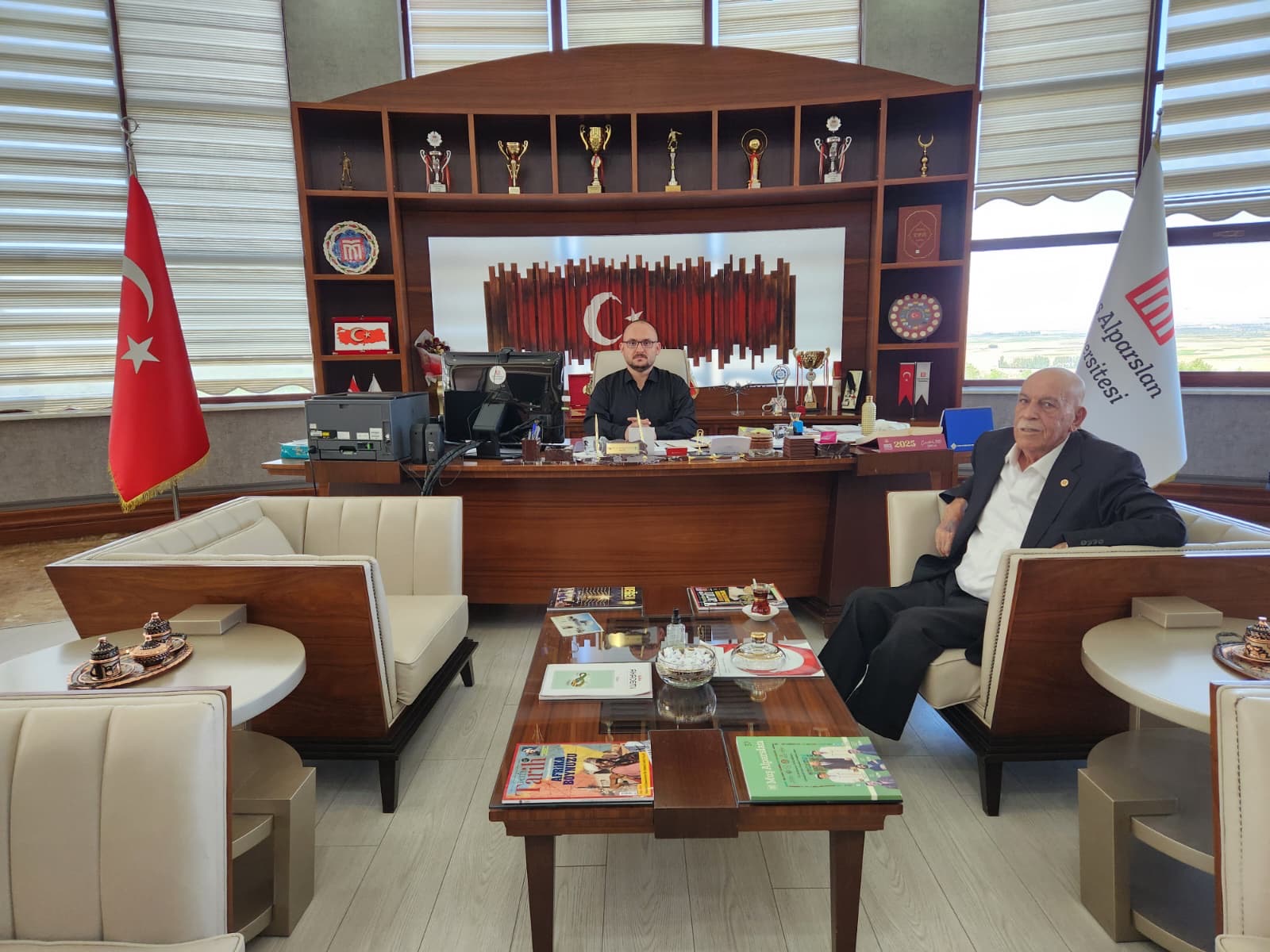 kibris-gazisi-giyasettin-alkastan-rektor-alicana-ziyaret-7856