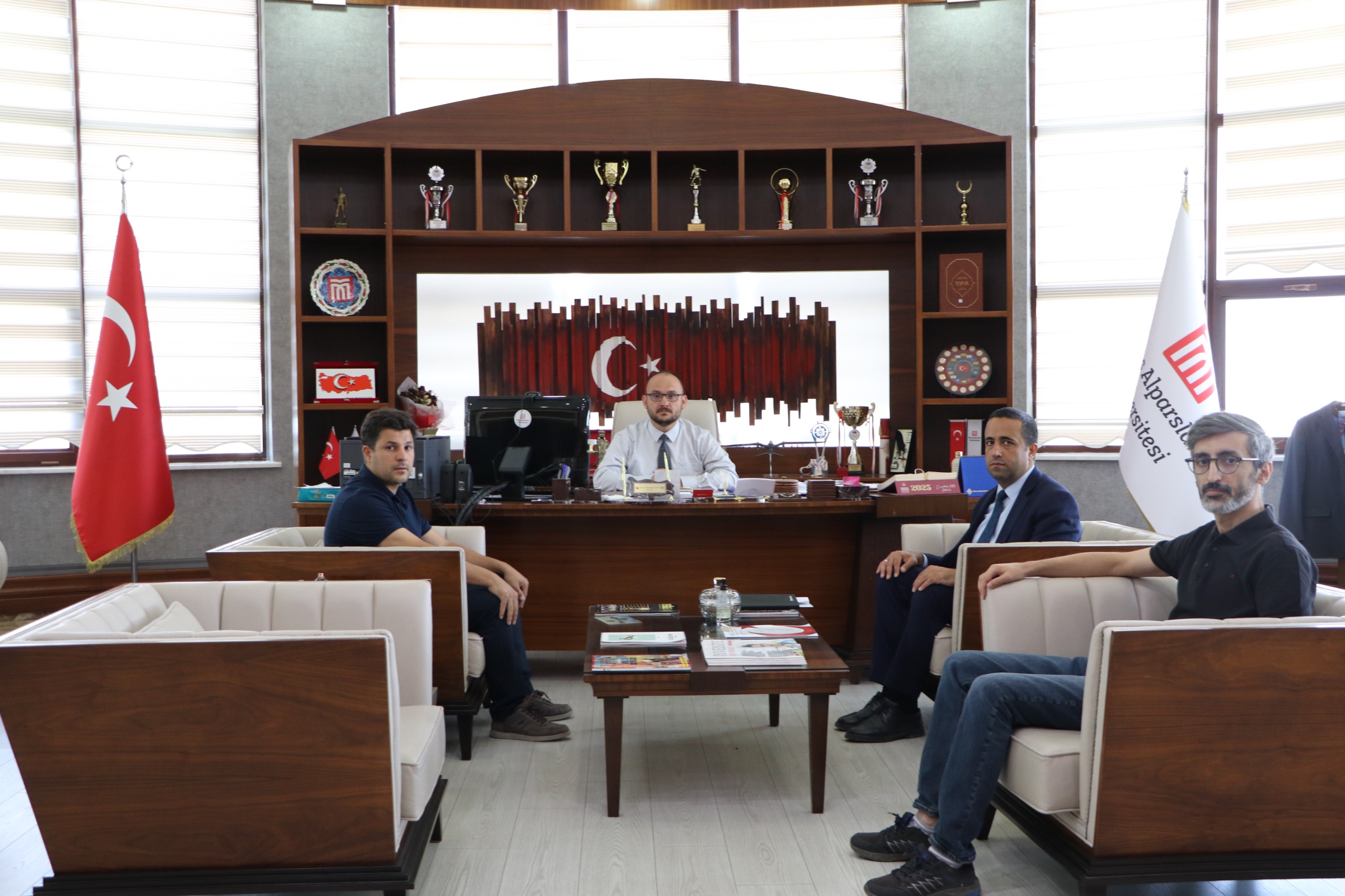 merkezi-arastirma-laboratuvarlari-muduru-ve-yardimcisindan-rektorumuze-ziyaret-7872