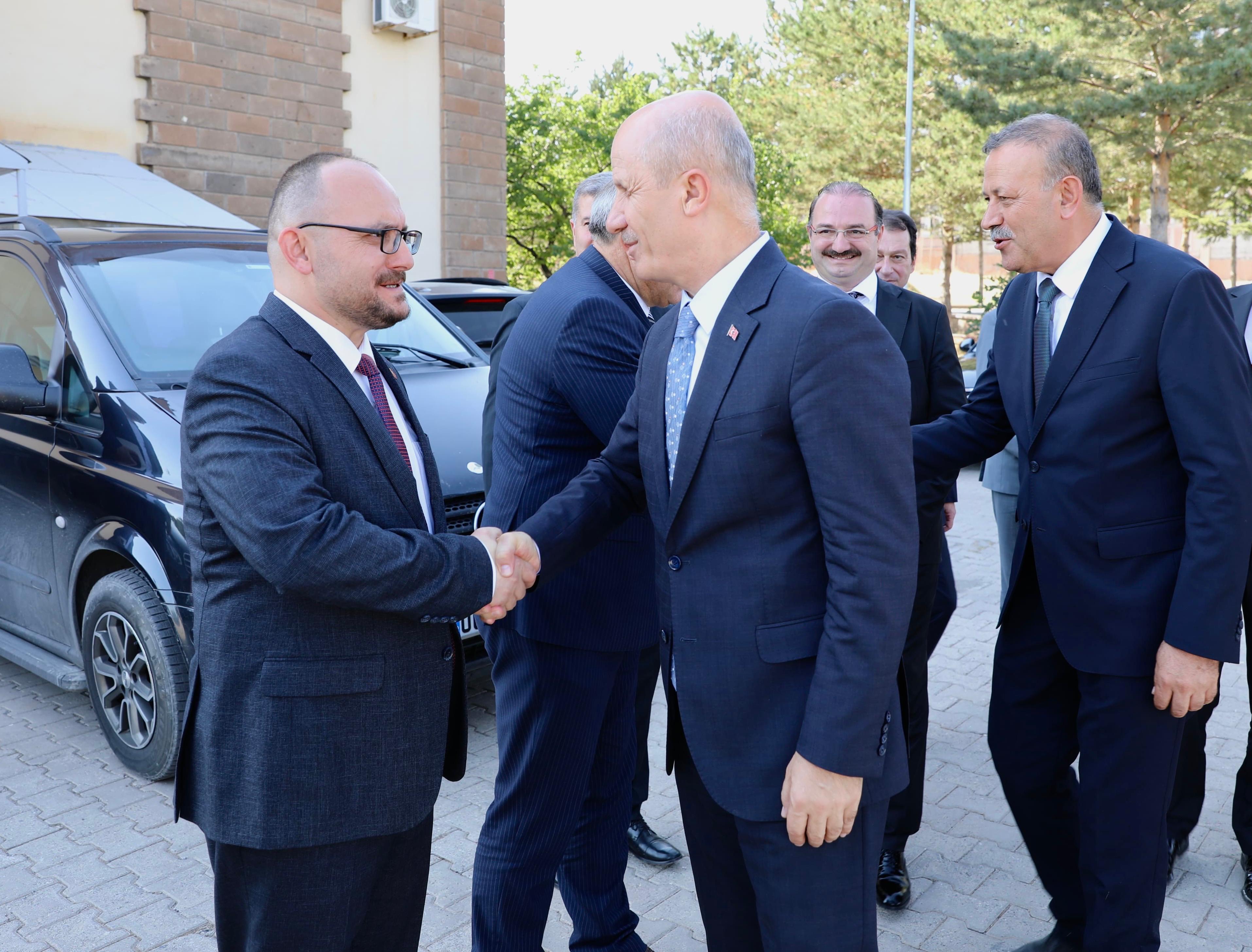 yok-baskani-prof-dr-ozvar-ahlatta-rektorlerle-bulustu-7882