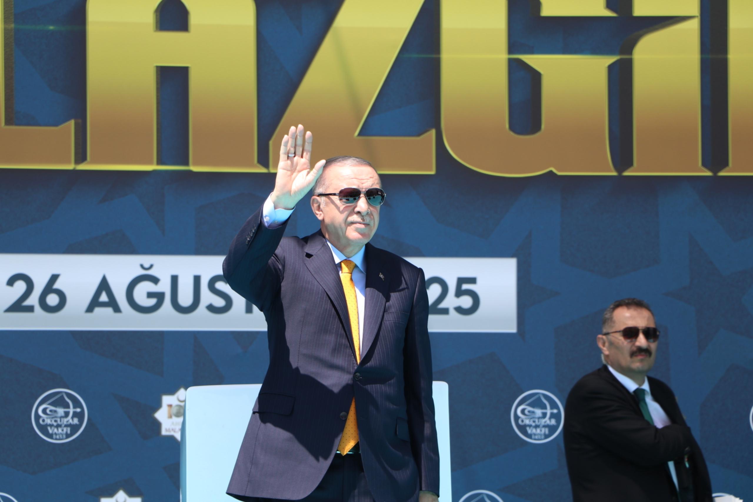 malazgirt-zaferinin-954-yildonumu-cumhurbaskanimiz-recep-tayyip-erdoganin-tesrifleriyle-anildi-7884