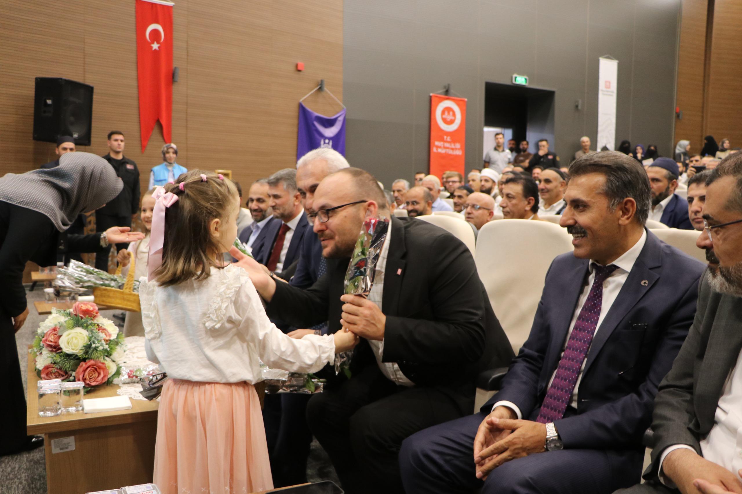 rektorumuz-prof-dr-mustafa-alican-mevlid-i-nebi-haftasi-programina-katildi-7929