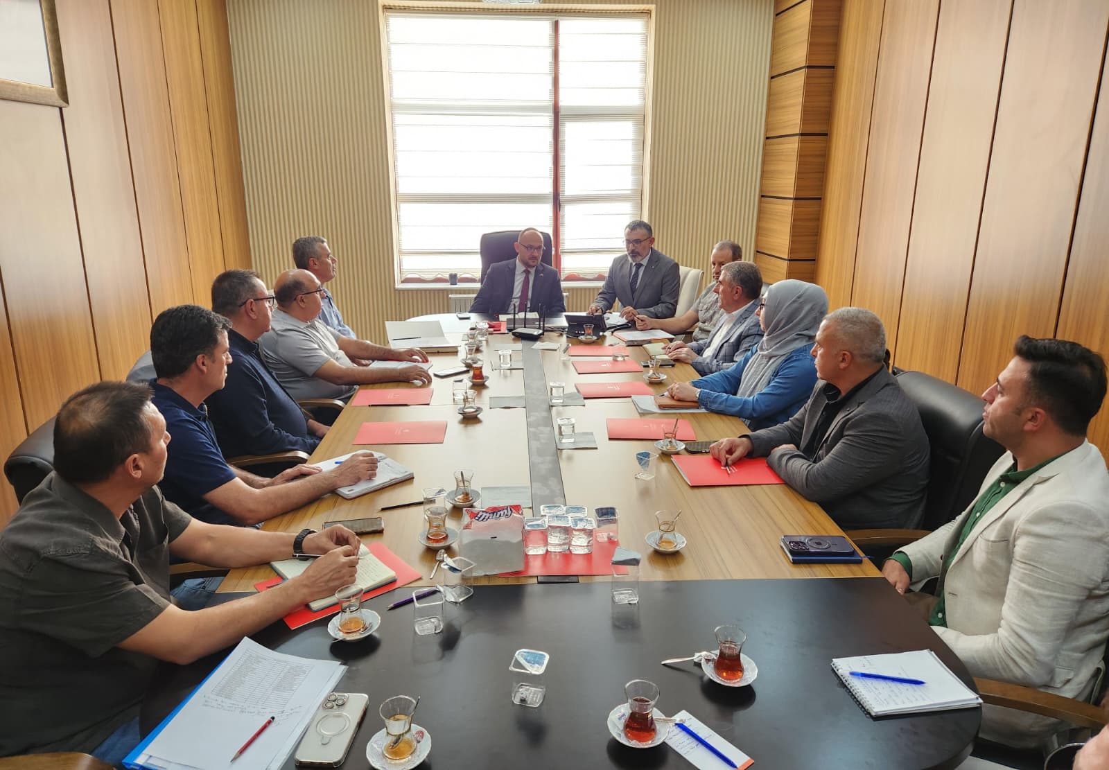 rektorumuz-prof-dr-mustafa-alican-sekreterlerle-bir-araya-geldi-7960