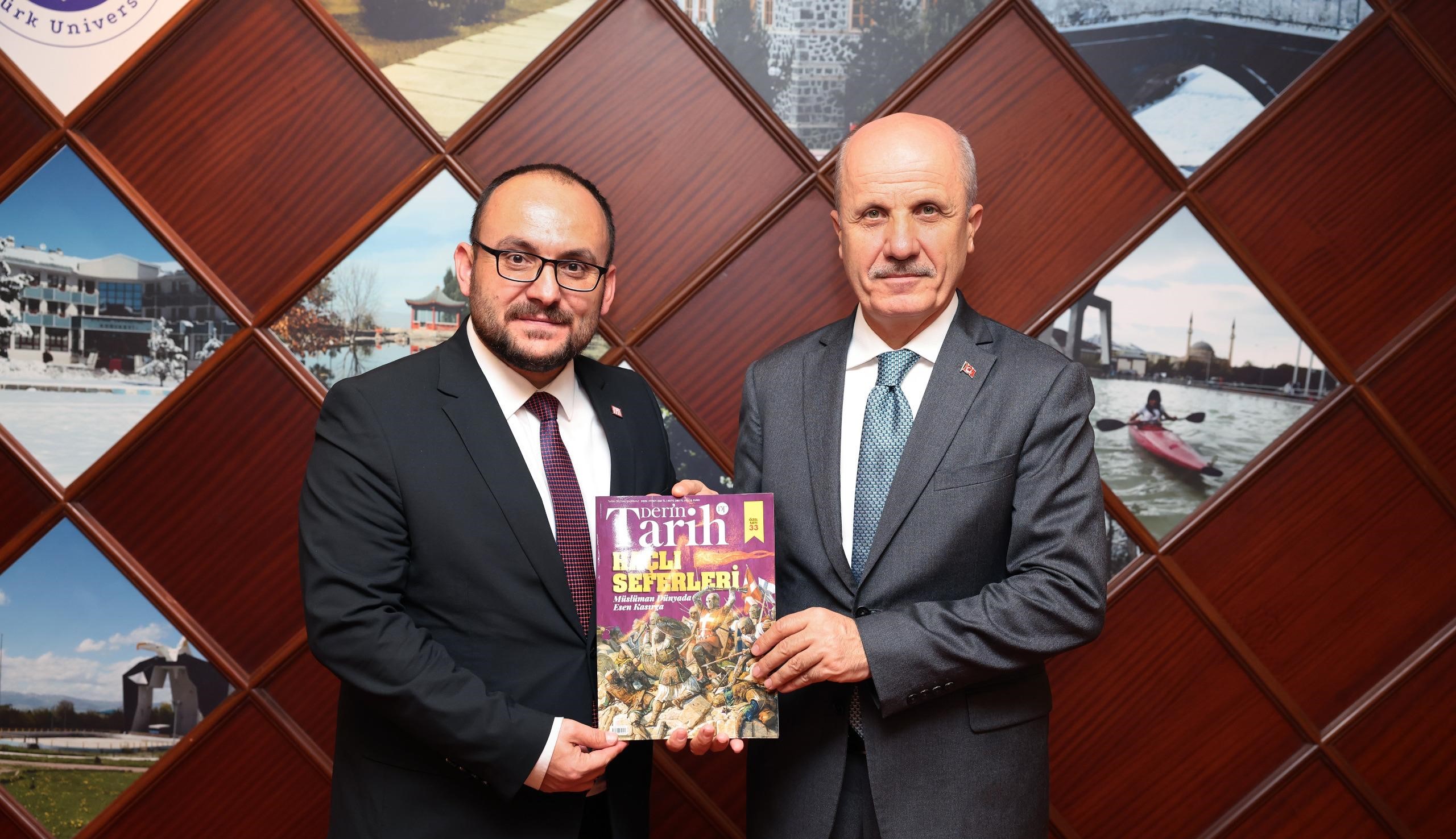 rektorumuz-prof-dr-mustafa-alican-yok-baskani-prof-dr-erol-ozvar-ile-erzurumda-bulustu-8073